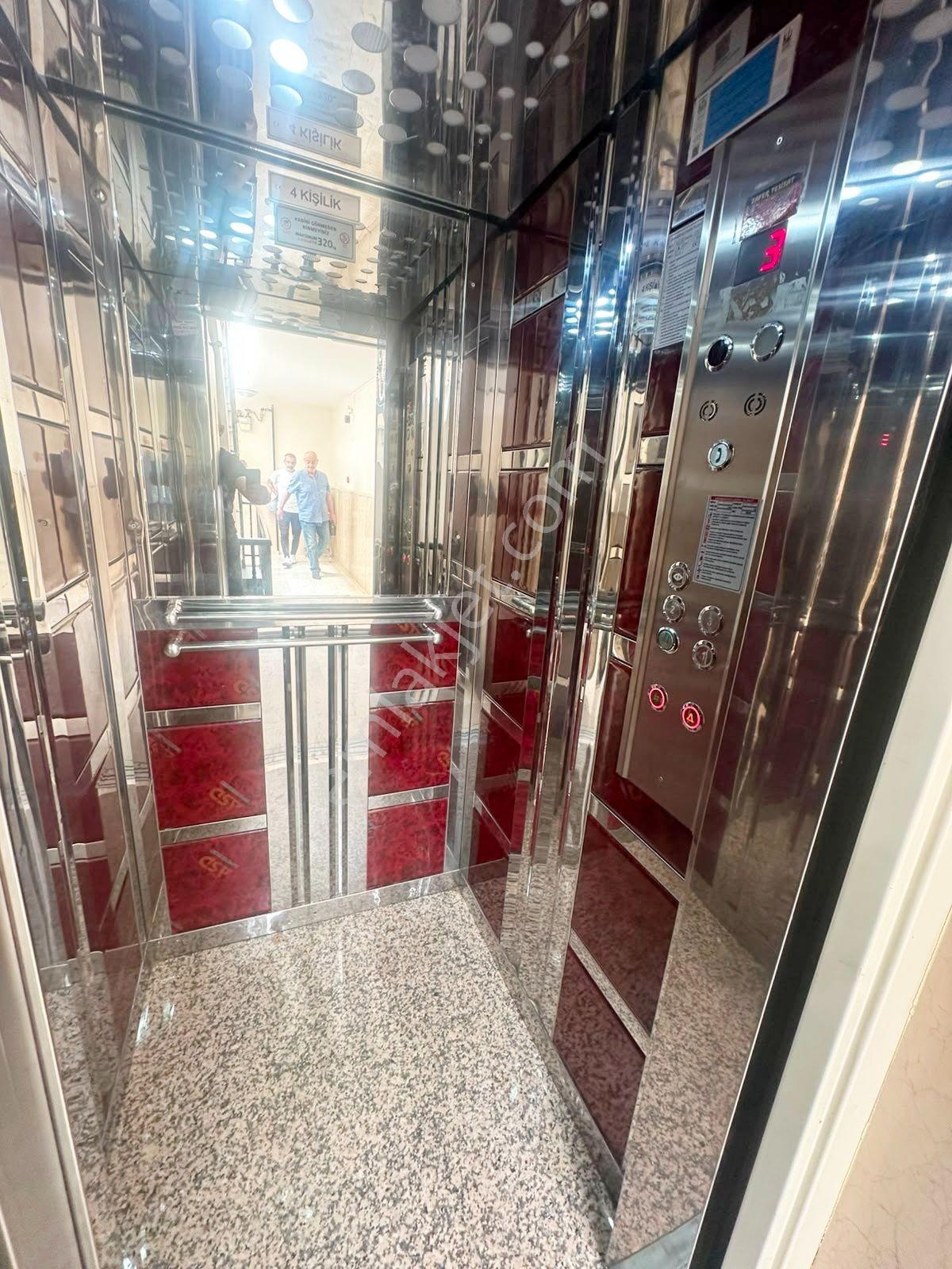 Yayla Mahallesinde Bağımsız Salon Asansörlü Kök Tapu Daire - Görsel 35