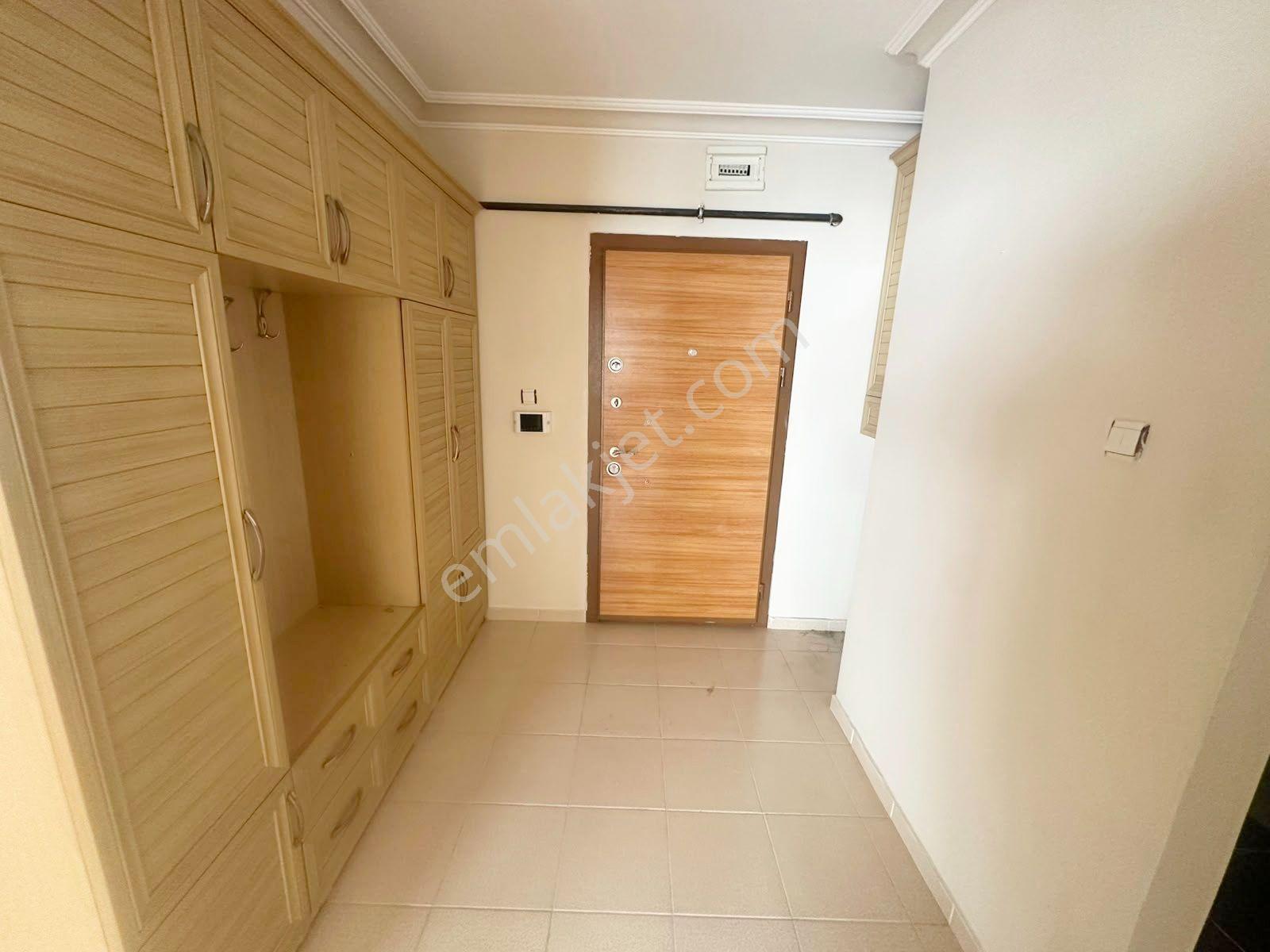 Yayla Mahallesinde Bağımsız Salon Asansörlü Kök Tapu Daire - Görsel 28