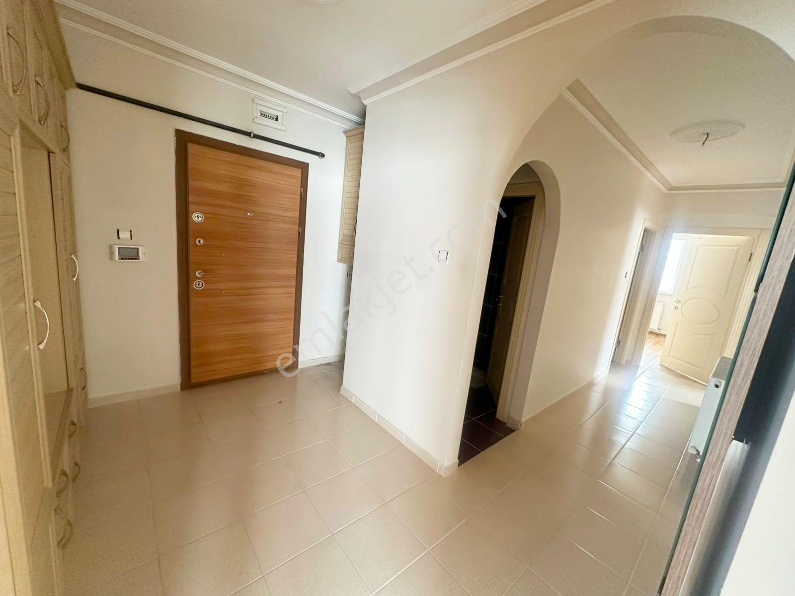 Yayla Mahallesinde Bağımsız Salon Asansörlü Kök Tapu Daire - Görsel 29