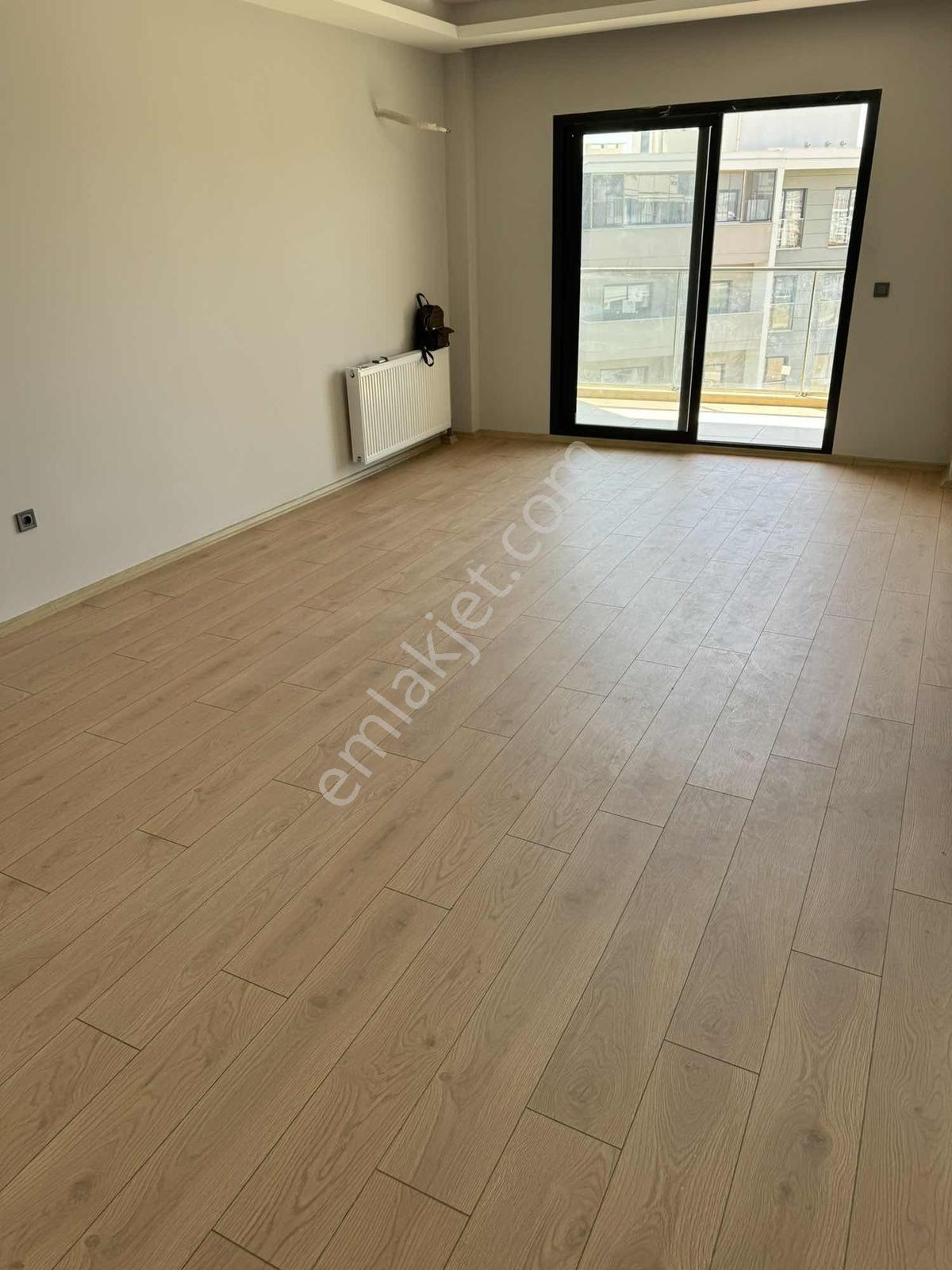Havuzlu Güvenlikli Sitede Krediye Uygun Satılık Arakat 1+1 Daire - Görsel 13