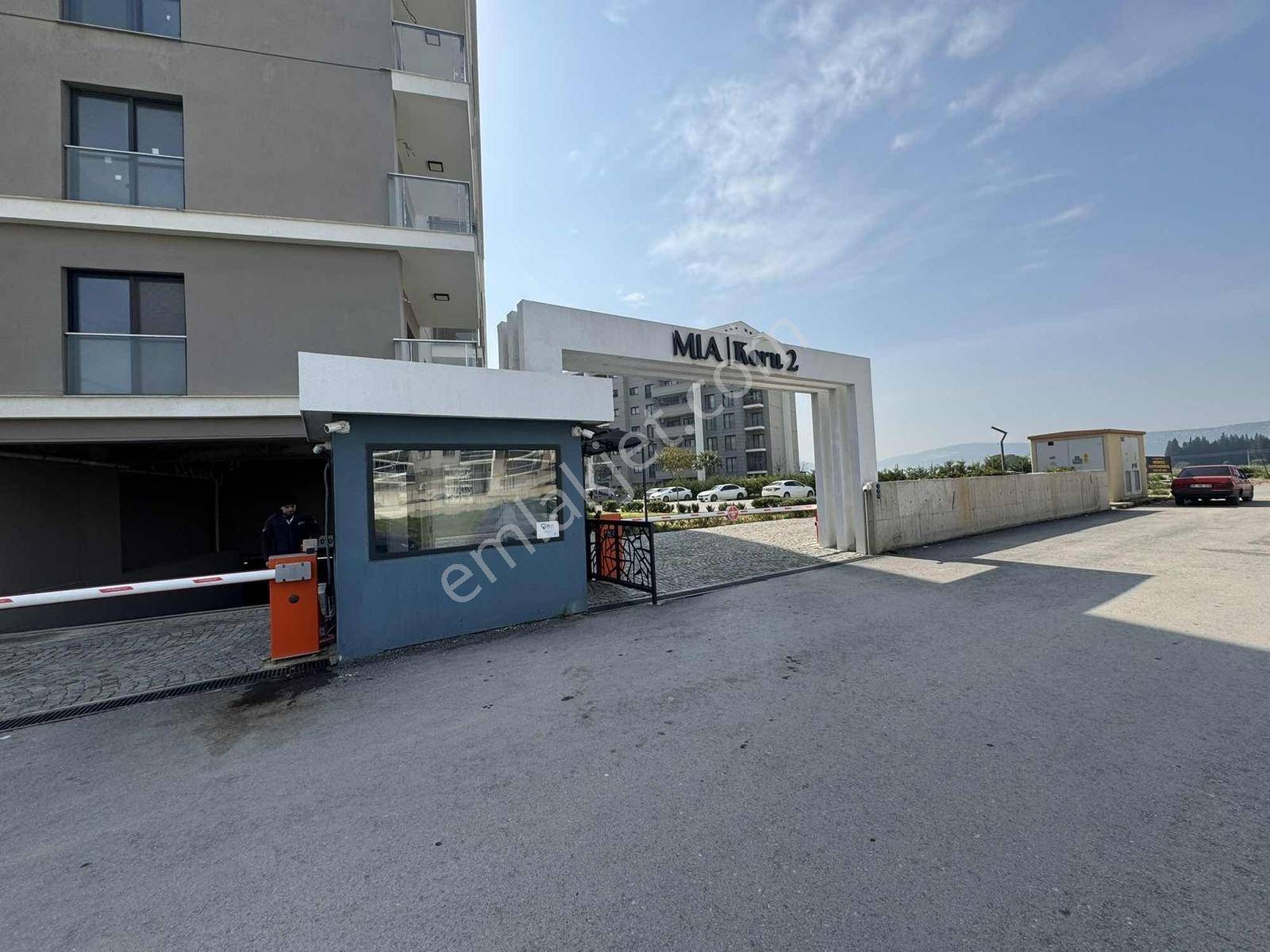 Havuzlu Güvenlikli Sitede Krediye Uygun Satılık Arakat 1+1 Daire - Görsel 13