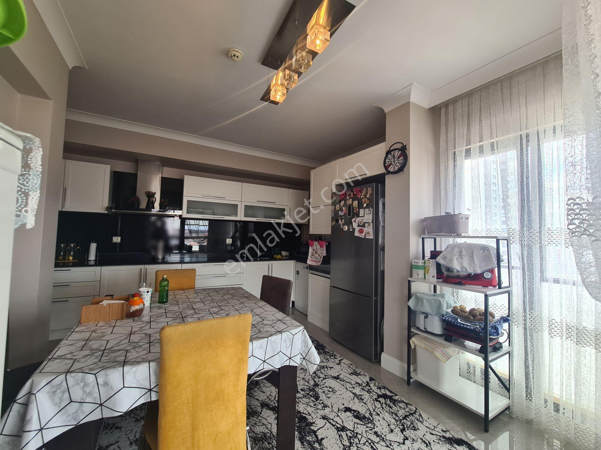 Yozgat Bulvarı Paraleli 2-bloklu Sitede Teras Balkonlu 190m² 4+1 - Görsel 2