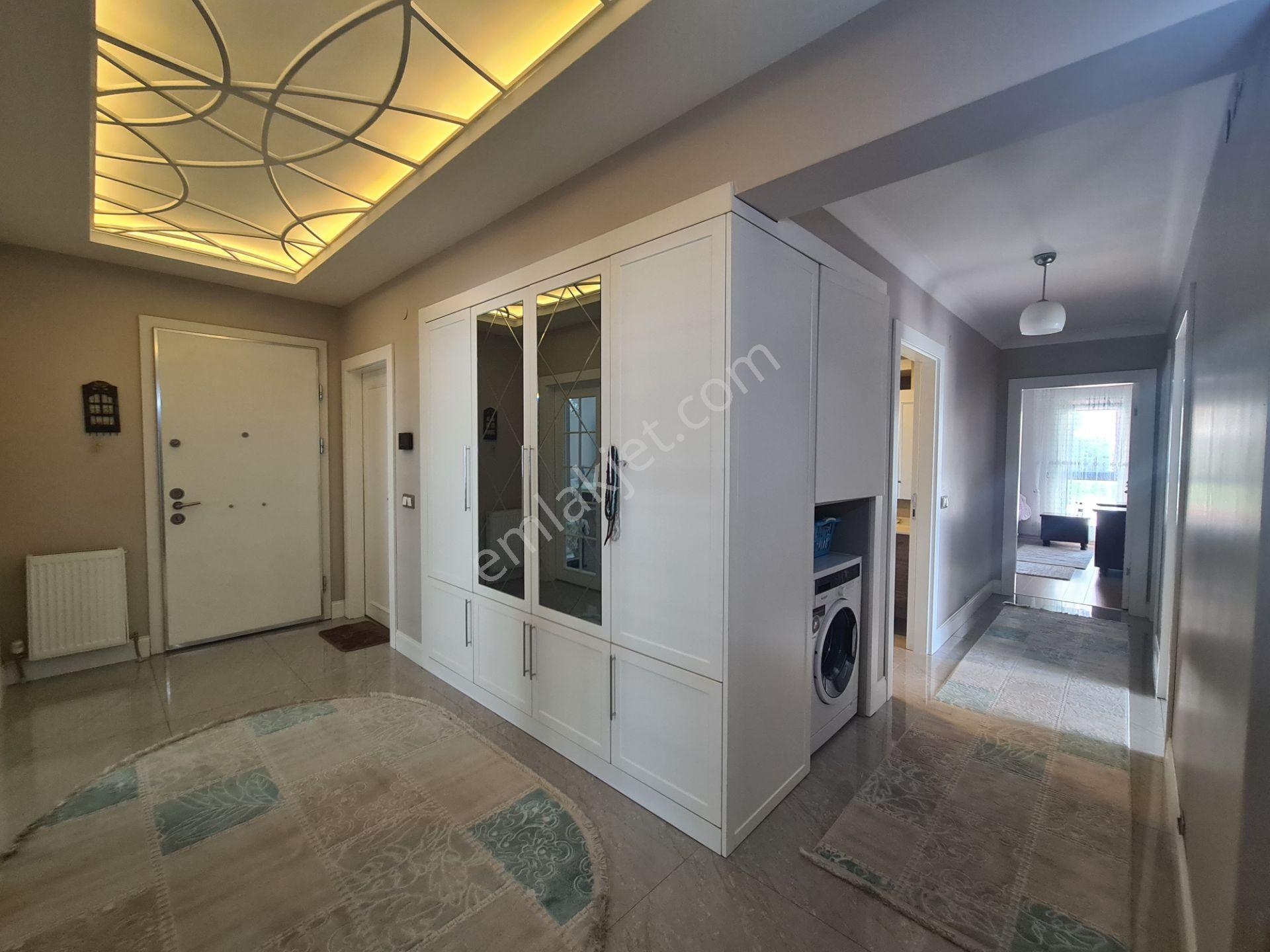 Yozgat Bulvarı Paraleli 2-bloklu Sitede Teras Balkonlu 190m² 4+1 - Görsel 11