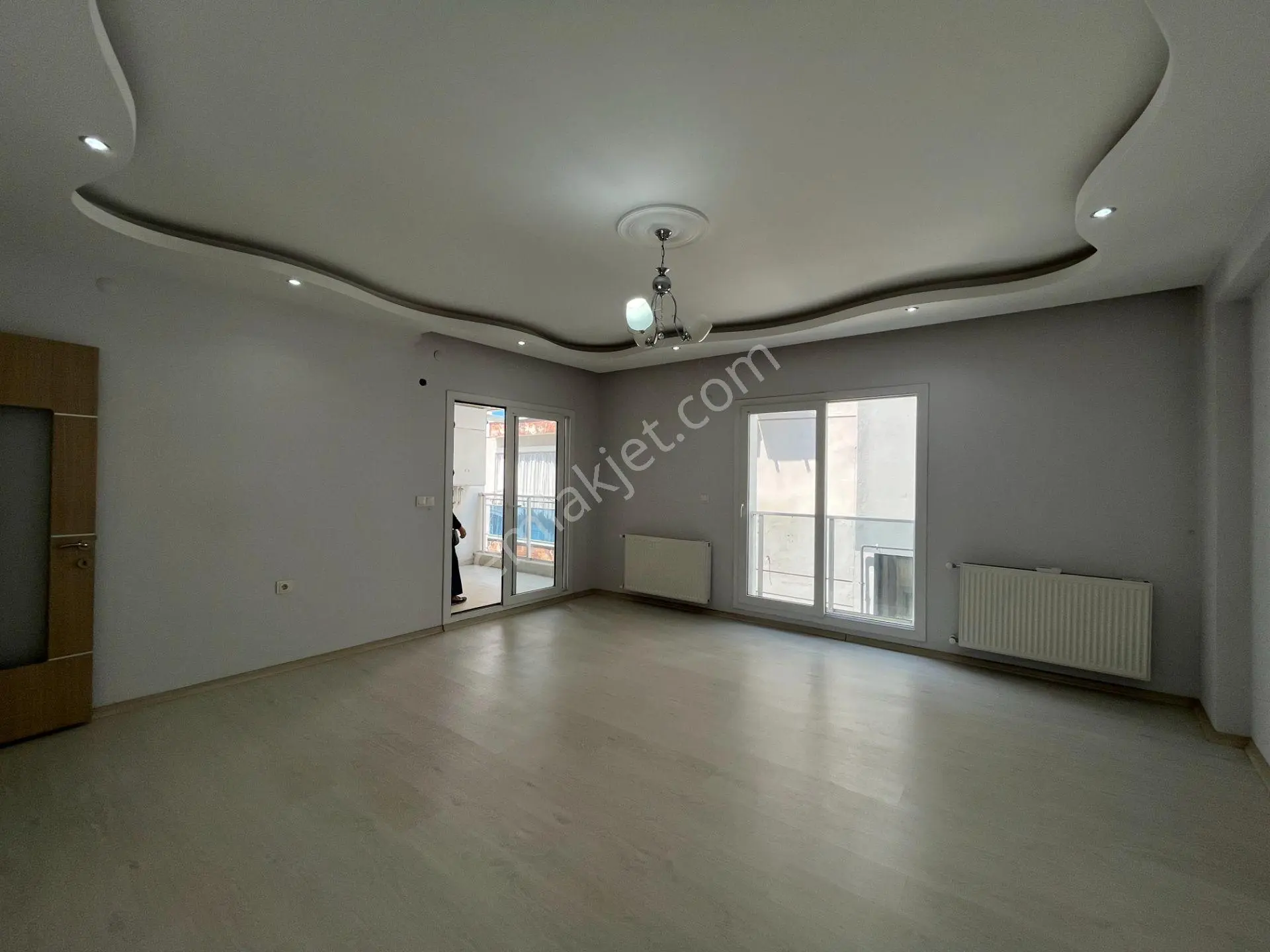 Gümüşpala Merkez'de Doğalgazlı Ve E. Banyolu 2+1 Kiralık Daire - Görsel 3