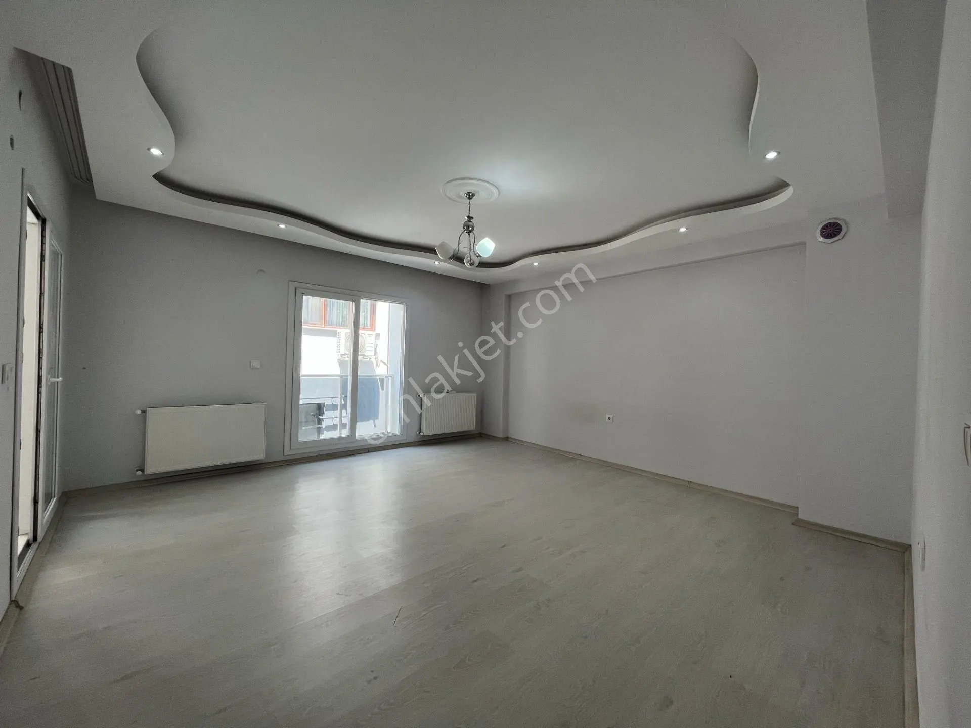Gümüşpala Merkez'de Doğalgazlı Ve E. Banyolu 2+1 Kiralık Daire - Görsel 2