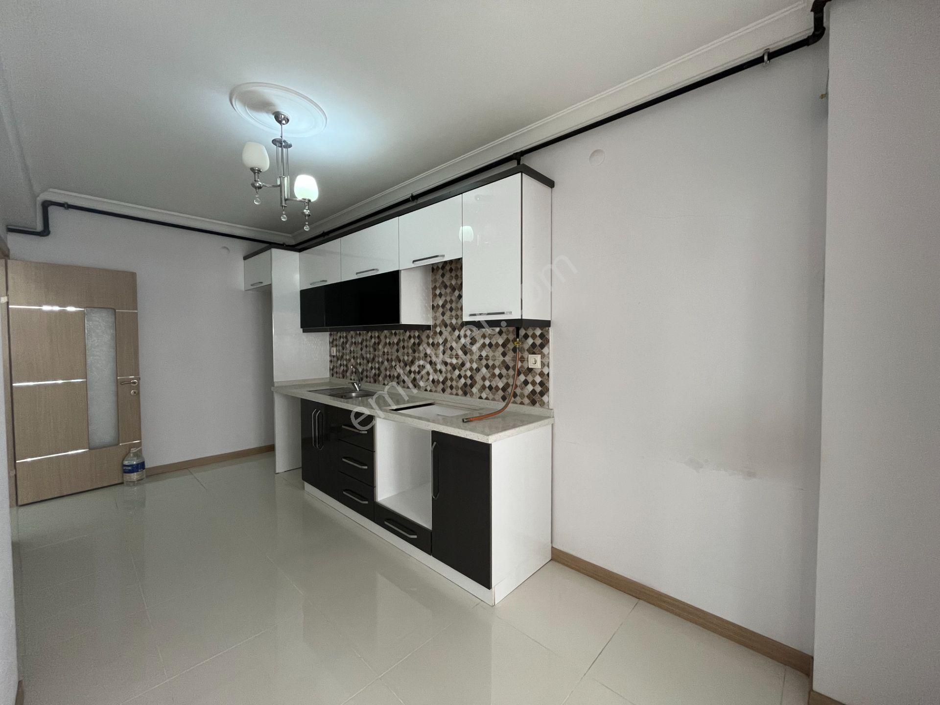 Gümüşpala Merkez'de Doğalgazlı Ve E. Banyolu 2+1 Kiralık Daire - Görsel 6