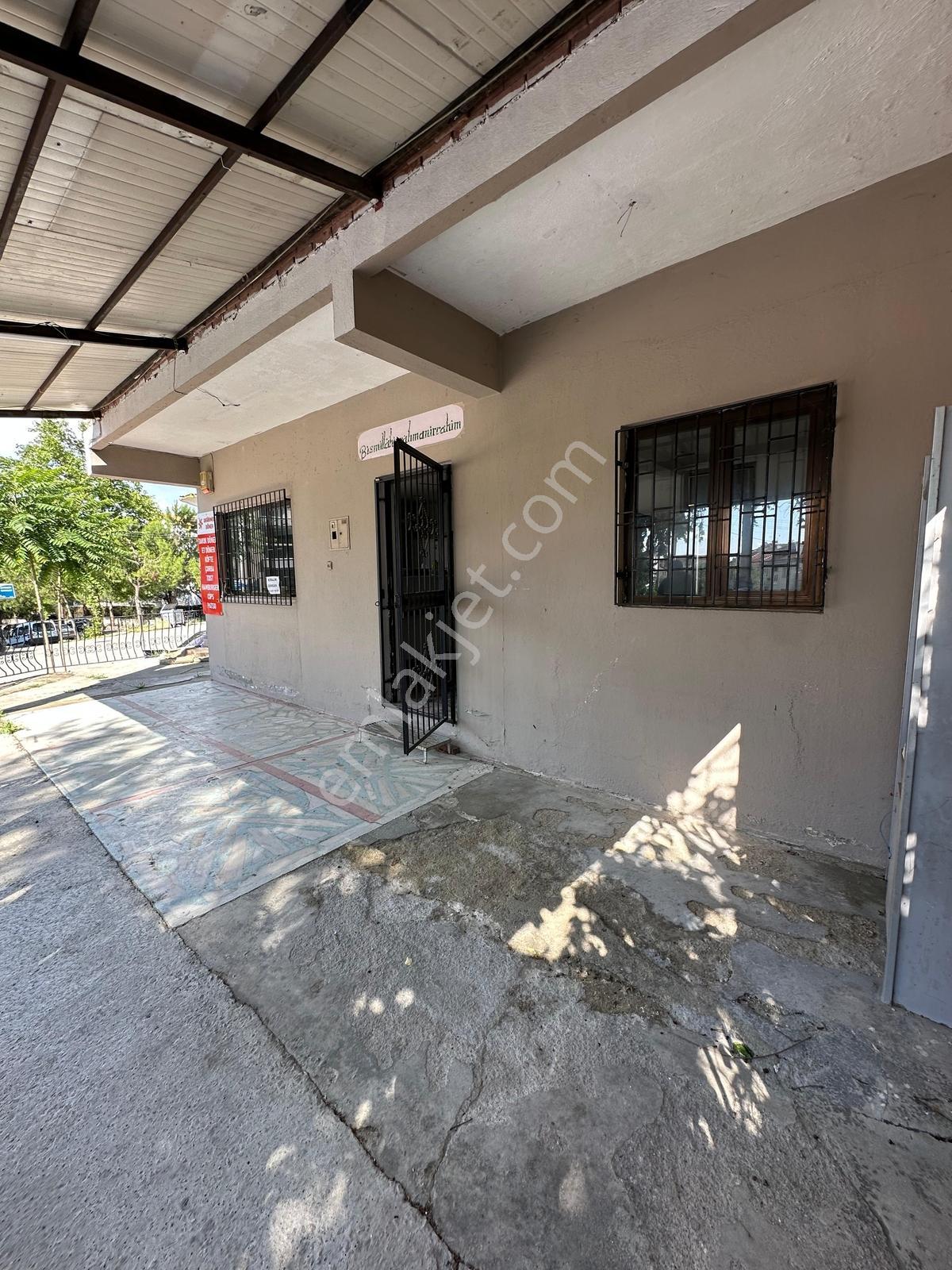 Zeytinköy Mahallesinde Köşe Başında Geniş Cepheli Kiralık Dükkan - Görsel 4
