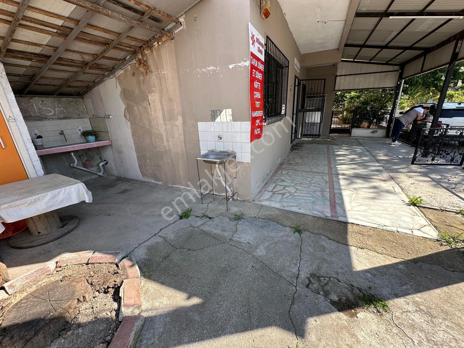 Zeytinköy Mahallesinde Köşe Başında Geniş Cepheli Kiralık Dükkan - Görsel 3