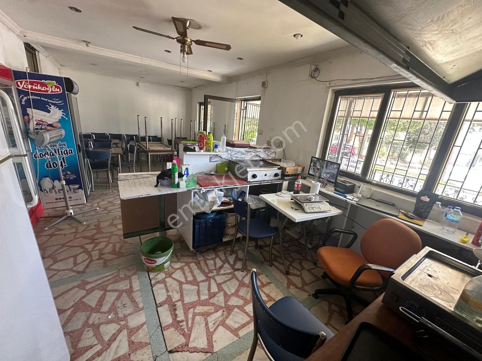 Zeytinköy Mahallesinde Köşe Başında Geniş Cepheli Kiralık Dükkan - Görsel 2