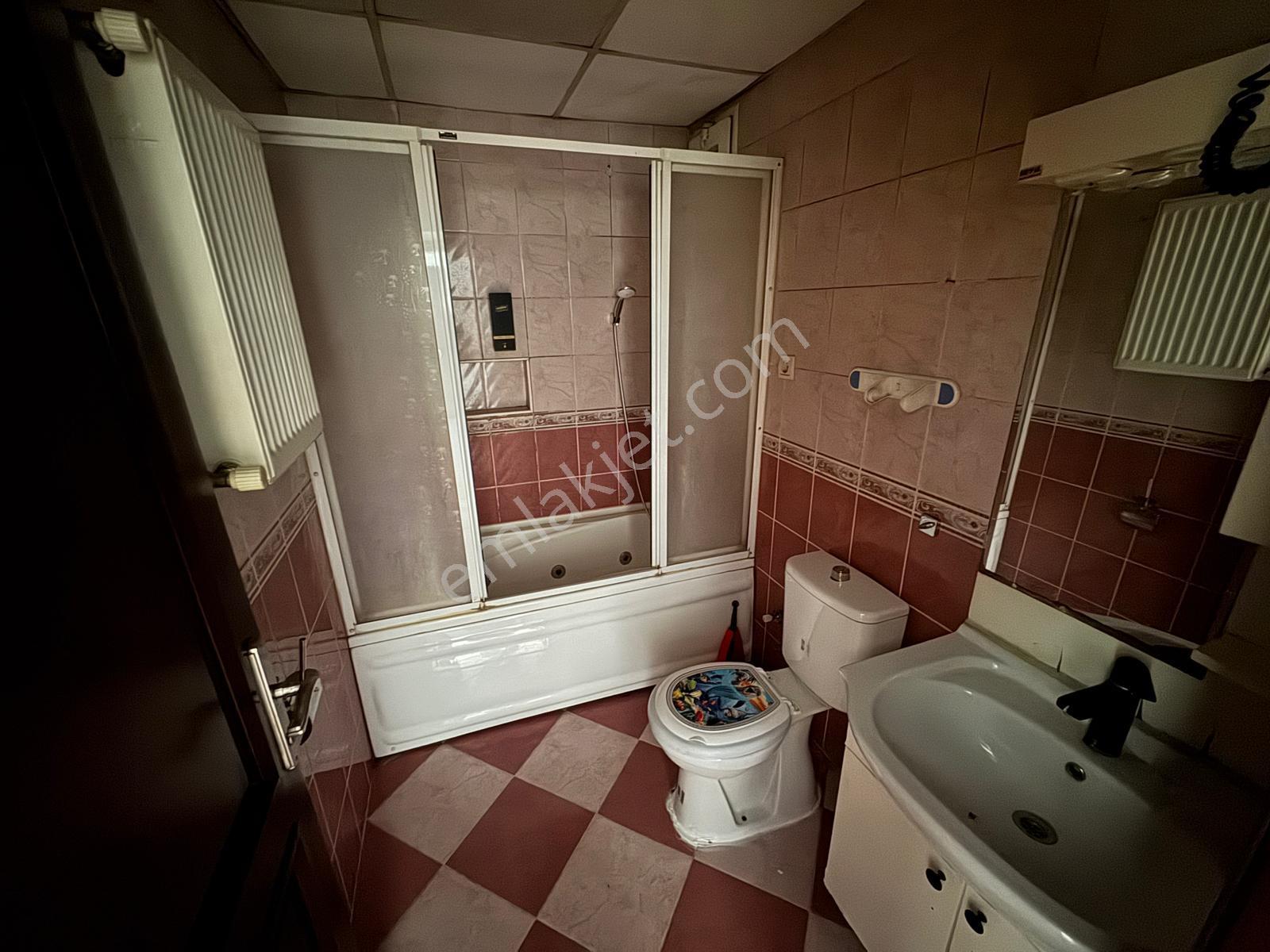 Belediye Evlerinde Merkezi Konumda Kiralık 3+1 Daire - Görsel 12