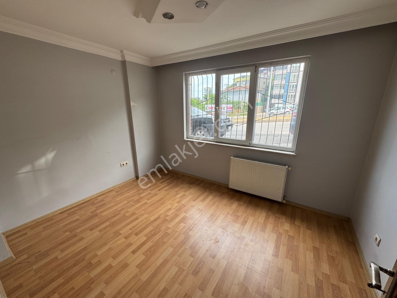 Belediye Evlerinde Merkezi Konumda Kiralık 3+1 Daire - Görsel 2