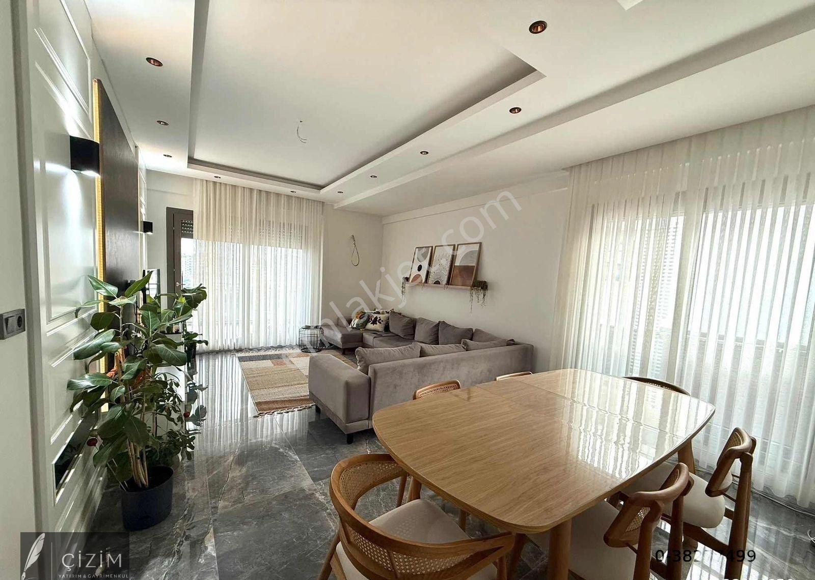 Yenişafak'ta Havuzlu Sitede 190 M2 Önü Yeşil Alan Satılık Daire