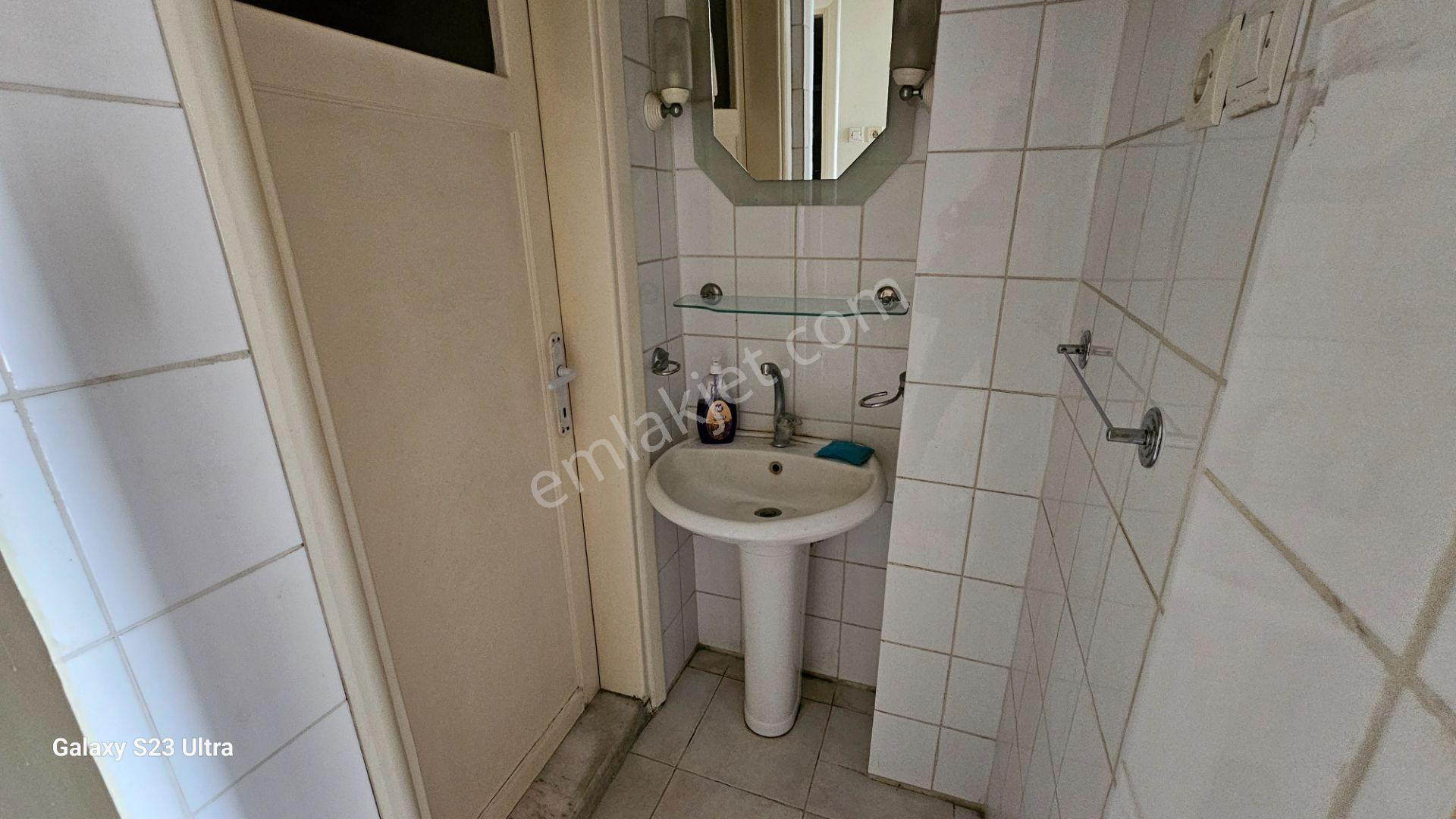 Göçmen Gayrimenkul'den Çarşı Merkezde 3+1 Kiralık Daire - Görsel 13