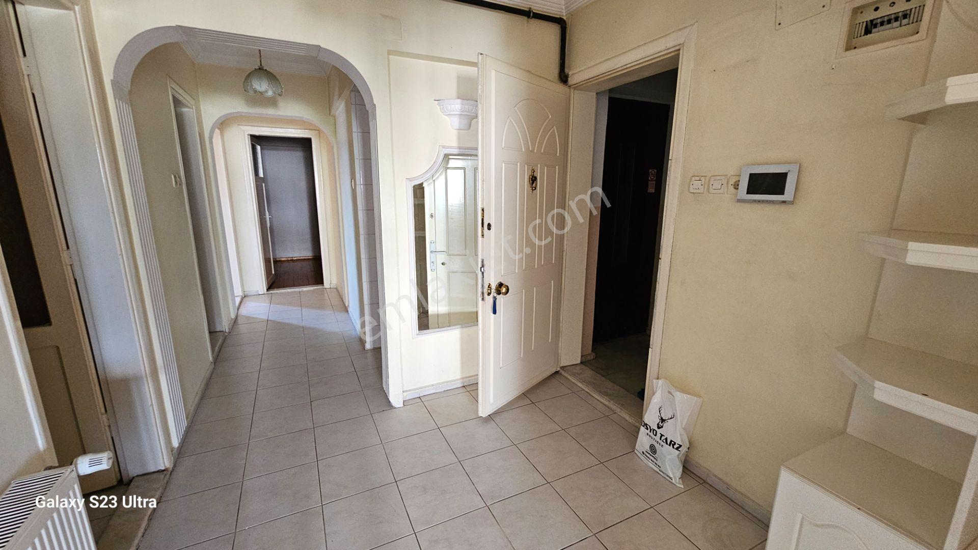 Göçmen Gayrimenkul'den Çarşı Merkezde 3+1 Kiralık Daire - Görsel 22