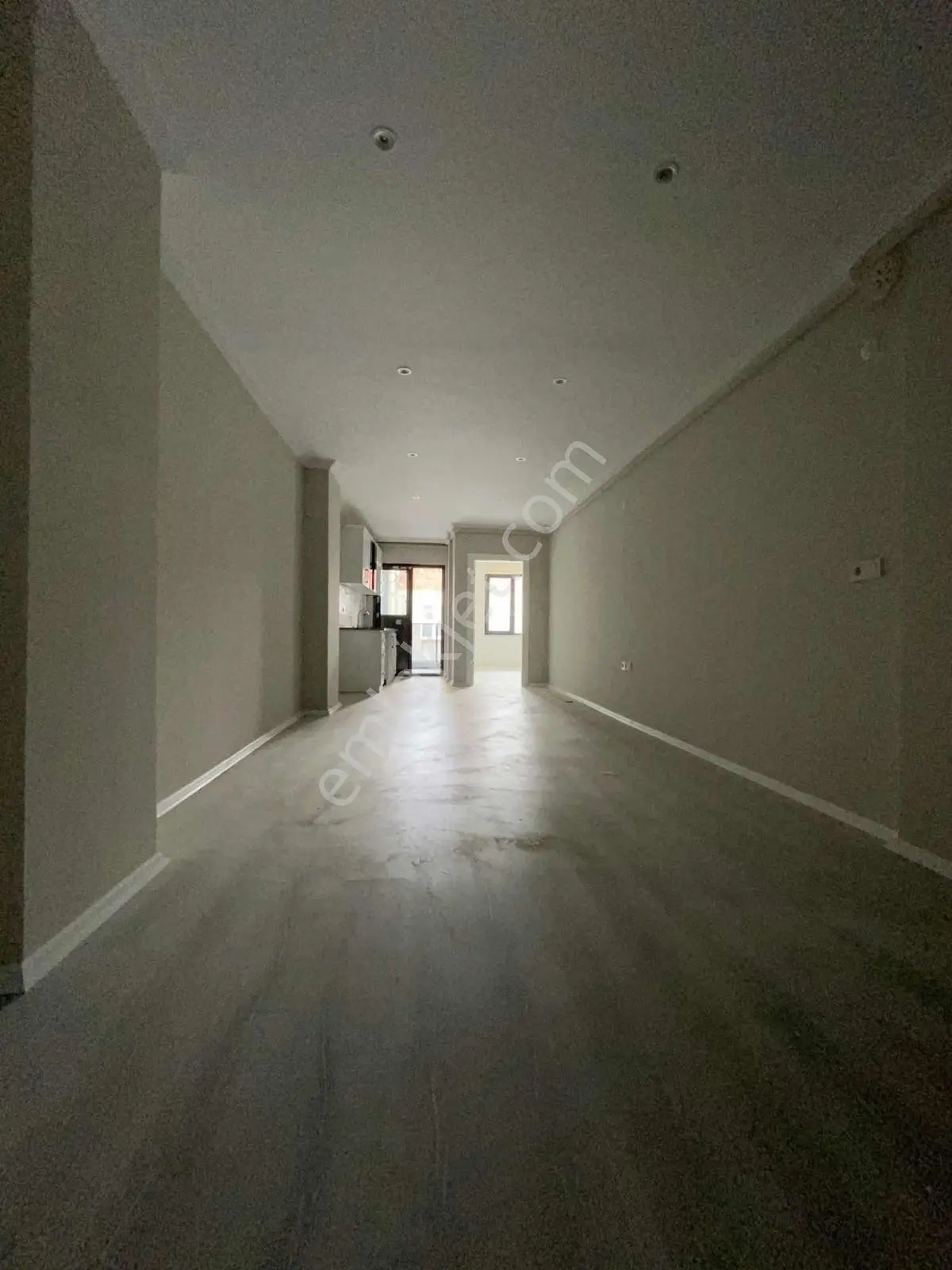 Sütlüce Mahallesi Soma Caddesinde Kiralık Geniş Sıfır 1+1 Daire - Görsel 2
