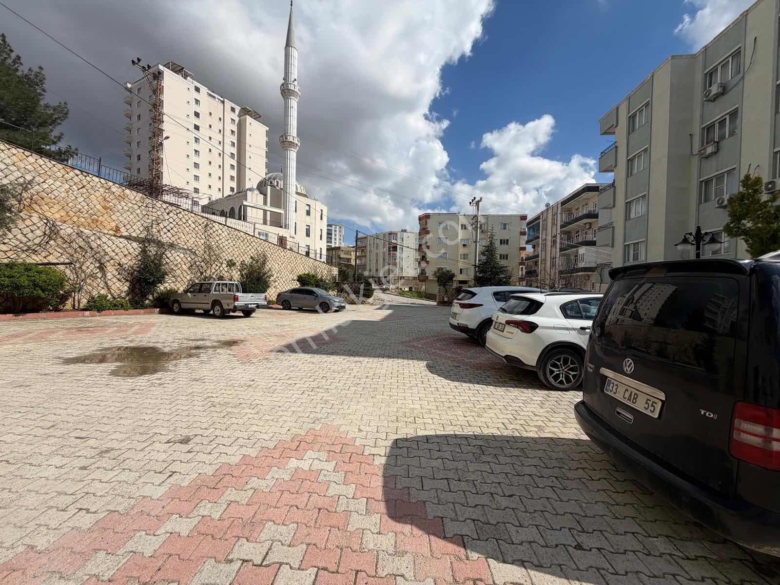 Sürer Emlak`tan Satılık Kiracılı 3+1 Daire`miz Site İçerisinde - Görsel 2