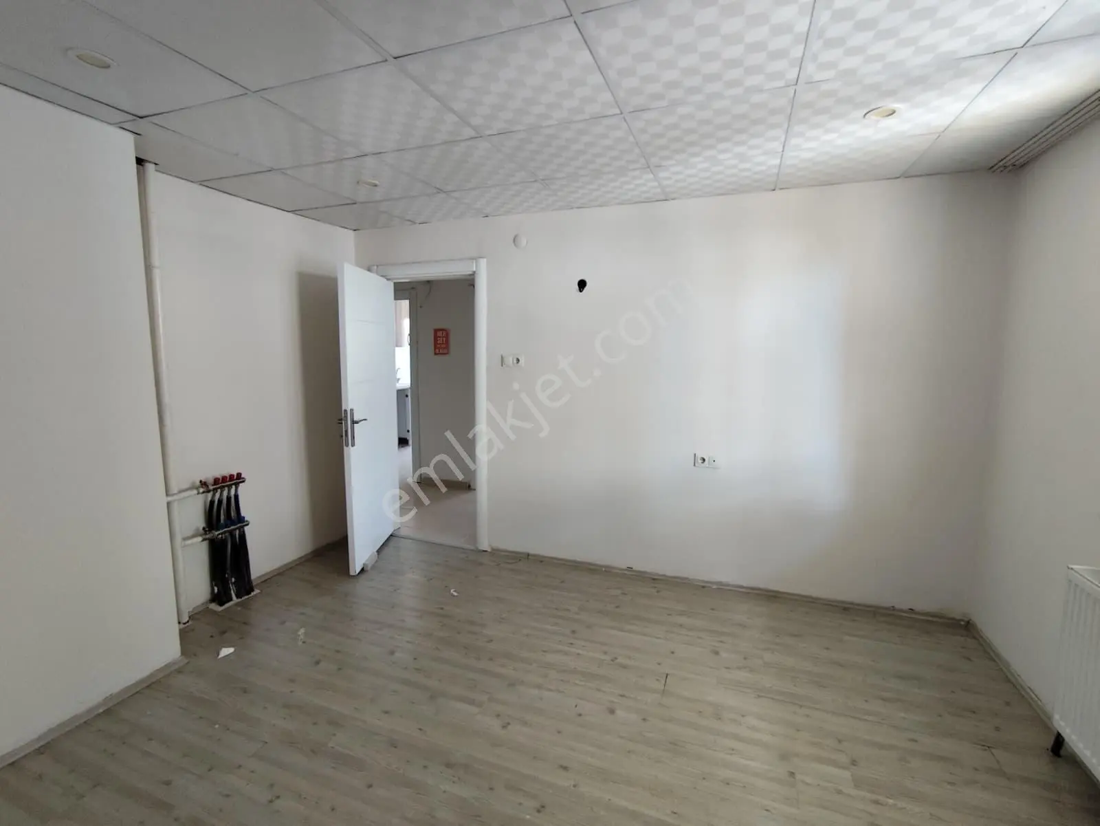 Büyük Ptt Arkasında Merkezi Konumda Kiralık 1+1 Daire - Görsel 4