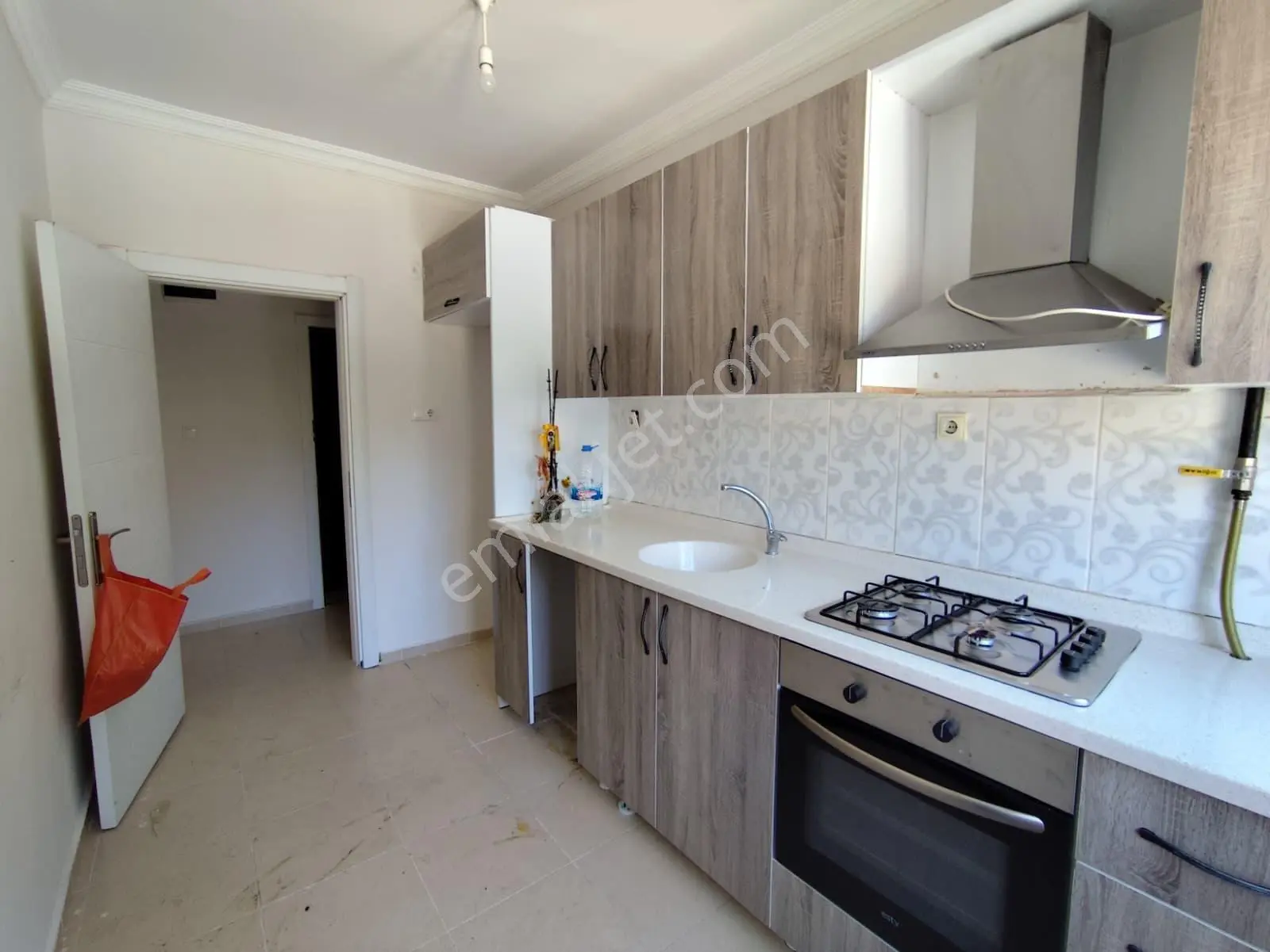 Büyük Ptt Arkasında Merkezi Konumda Kiralık 1+1 Daire - Görsel 3