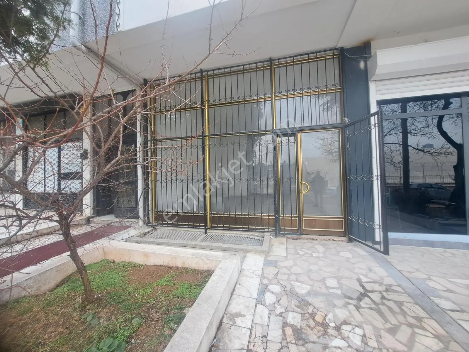 Önaldan Ankara Çankaya Naci Çakır Mah. 90m (45+45 Depolu)