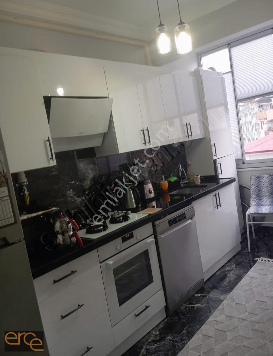 Meydana Yürüme Mesafesinde Yapılı Eşyalı Kiralık 3+1 Daire - Görsel 3