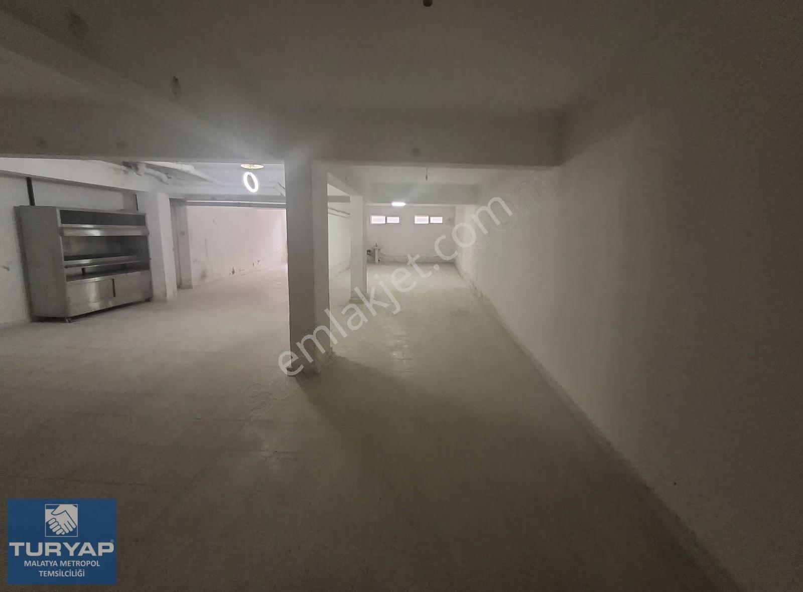 Turyap Metropolden Mimar Sinan Ceddesinde 150 M² Kiralık Depo - Görsel 3