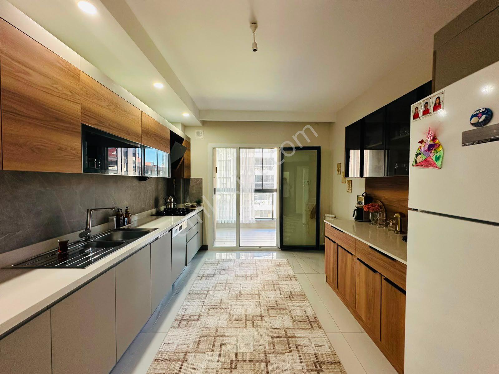 Cadde Gayrimenkul’den Çerkezköy Eska Premium Sitesi 4+1 Satılık Daire