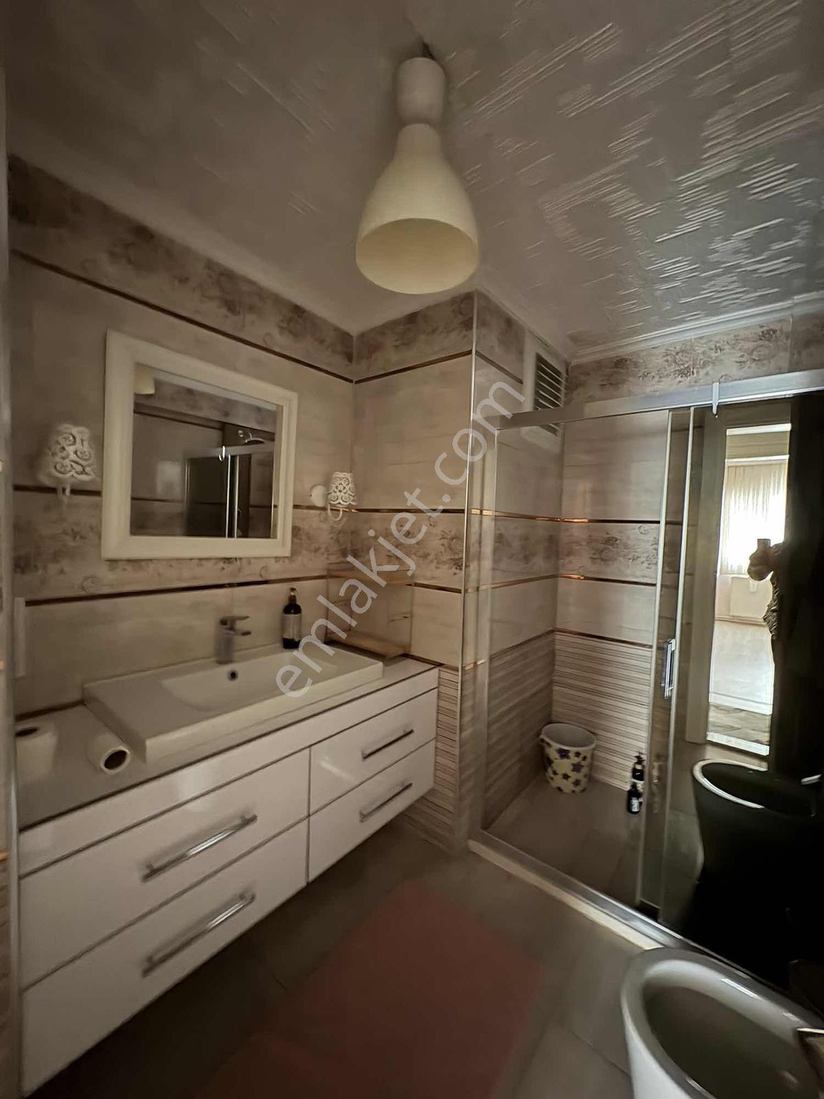Bayraklı Yüzbaşı İbrahim Hakkı Cd.eşyalı 3+1 Kiralık Daire - Görsel 3