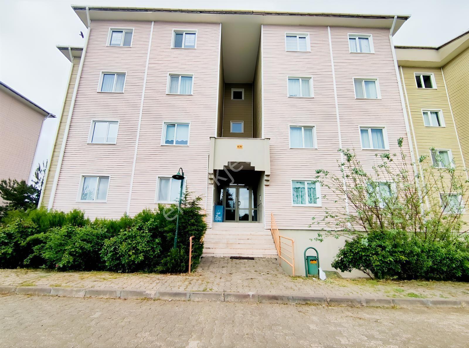 Yaşamkentte, Bulvar Üstü, Site İçi, Kiralık 3+1 Daire
