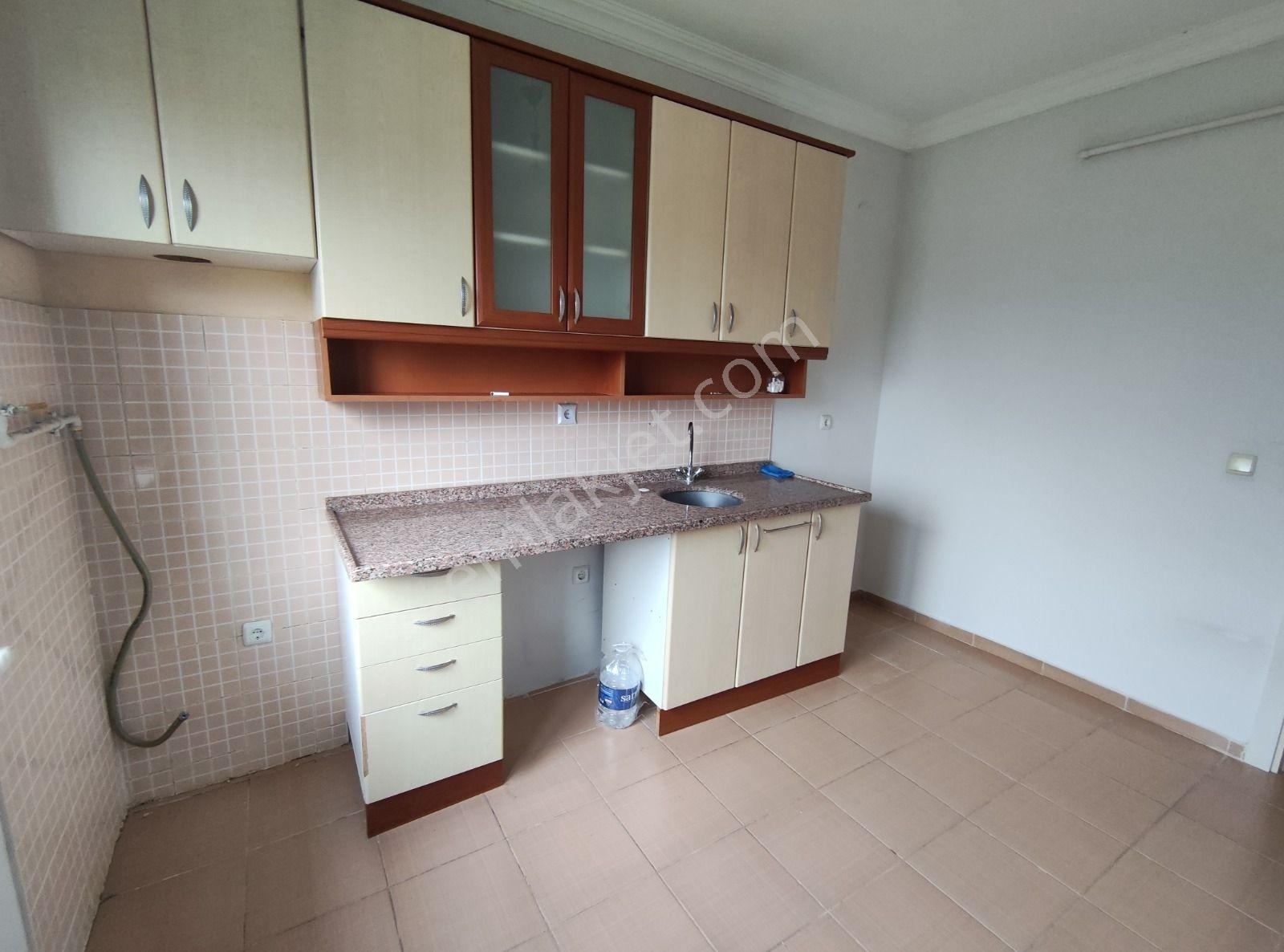 Yaşamkentte, Bulvar Üstü, Site İçi, Kiralık 3+1 Daire - Görsel 2