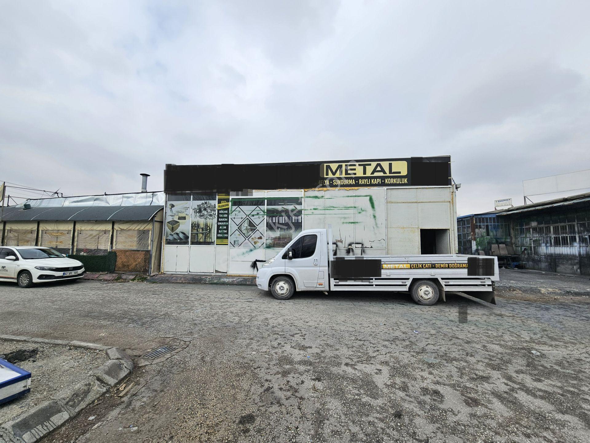 Marangozlar Sanayi’de Metalciler Çevresinde 100 M2 Satılık Dükkan