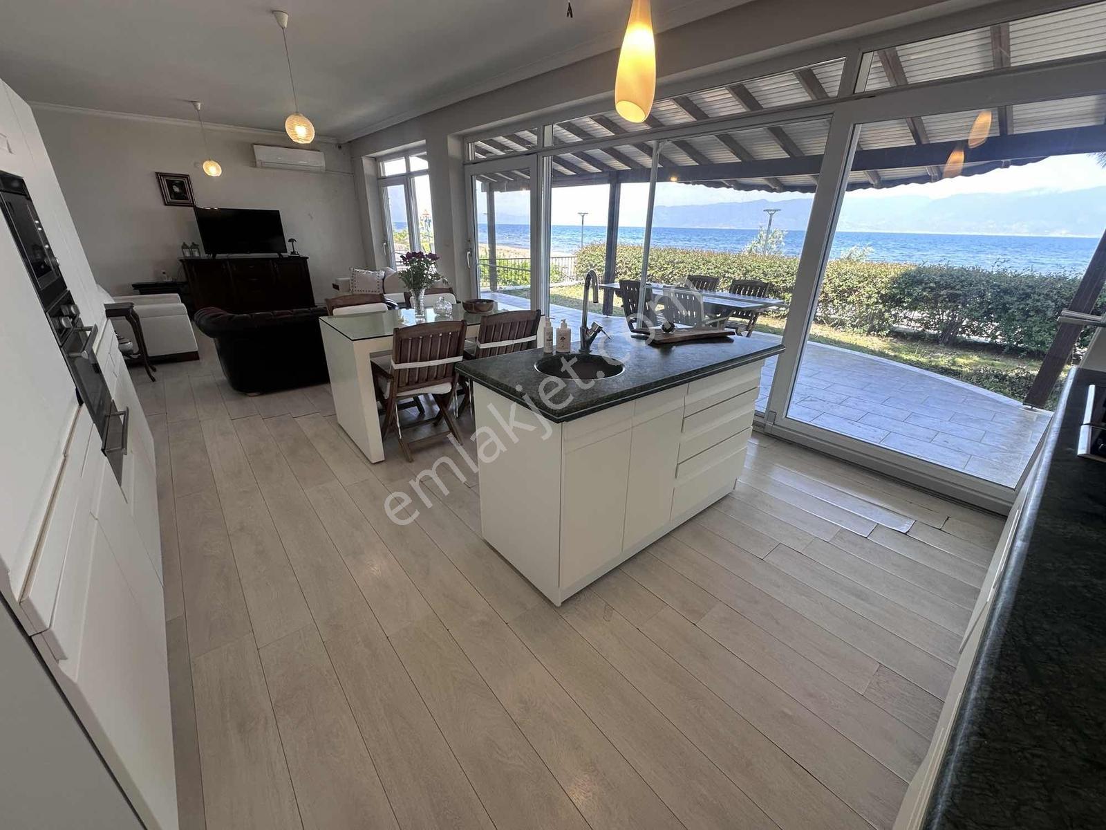Onmax Burhaniye İskele Denize Sıfır Eşsız Konumda Satılık Villa - Görsel 12