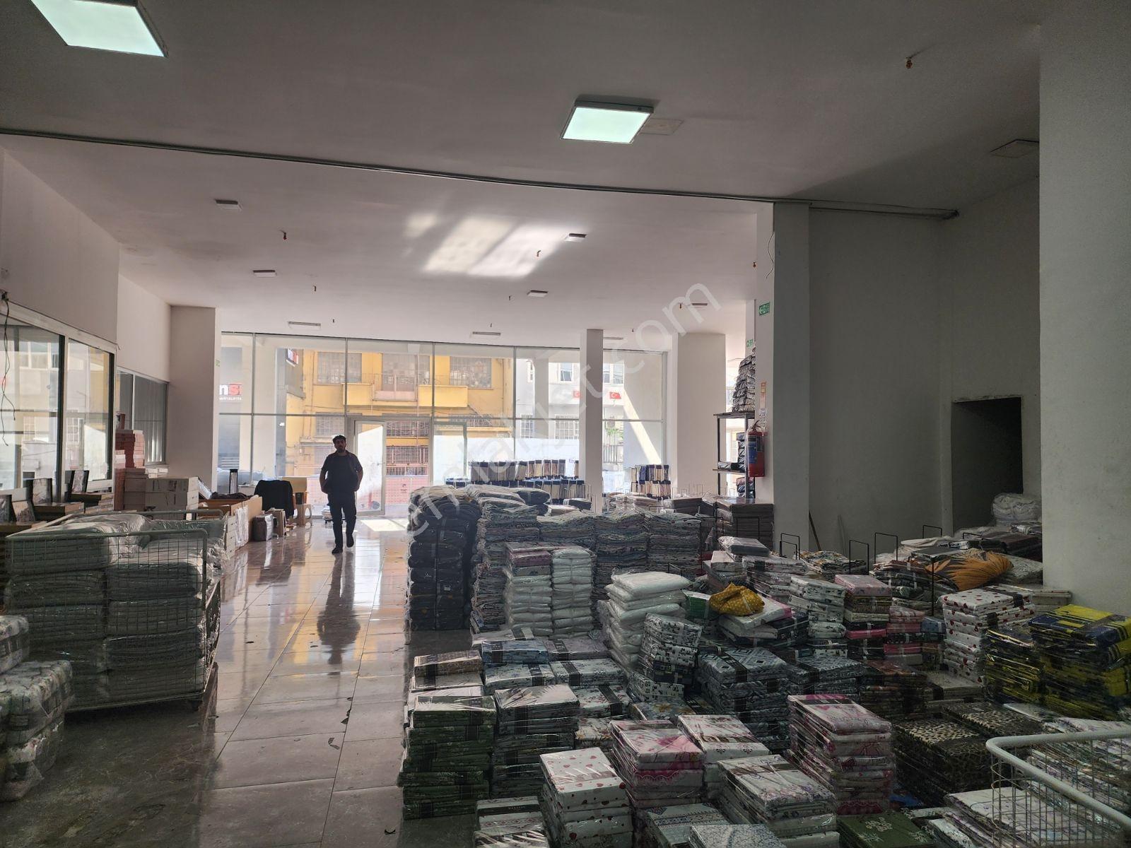Sarı Camiye Yakın 1200m2 Harika Düz Dükkan - Görsel 6
