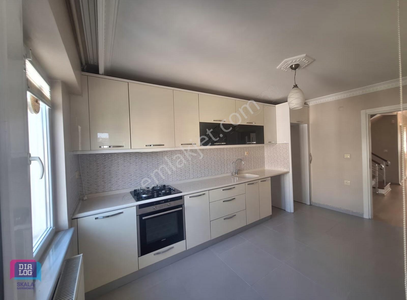 Dialog Skala Akpınar Mh'de Satılık Geniş 4+1/5+1 Dubleks Daire - Görsel 9