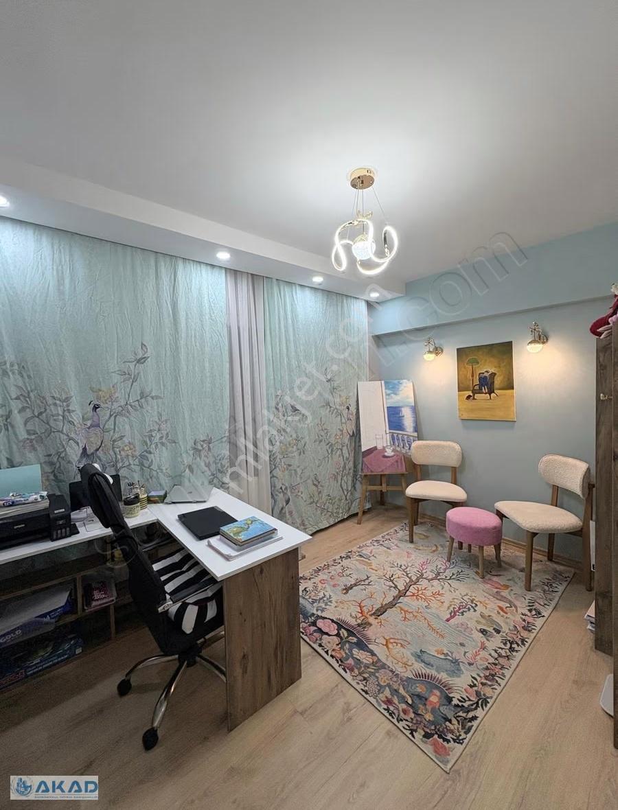 Güzelyalı'da Park Cepheli 3+1 Full Tadilatlı - Görsel 6