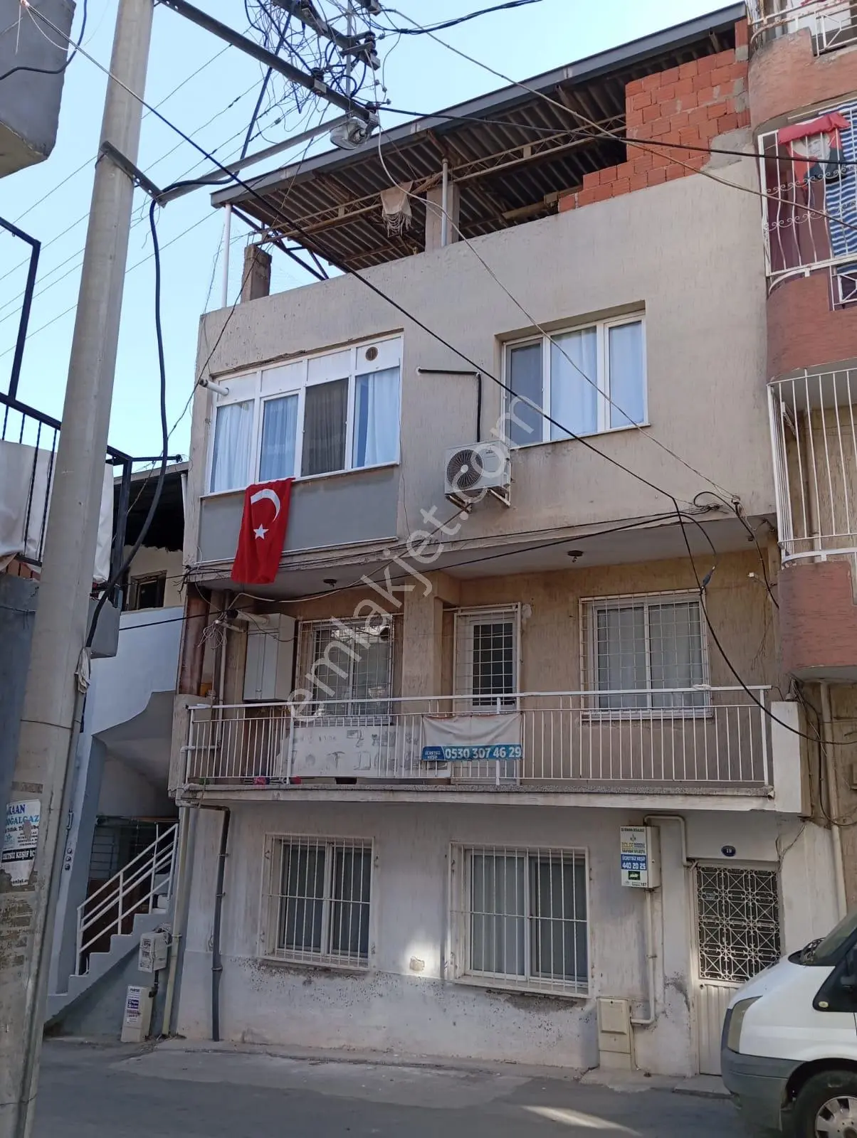 Bozyaka Da Çalıkuşu Mah 3 Katlı Bina Komple Çatı %80 Kapalı