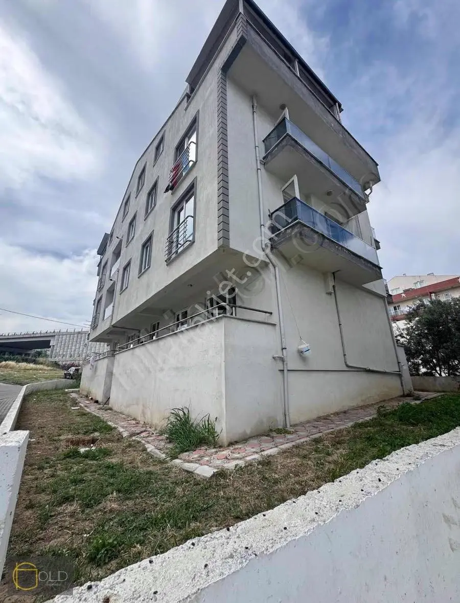 Kepezde Denize 700 Mt | 2+1 K. Mutfak |araç Takas Olur