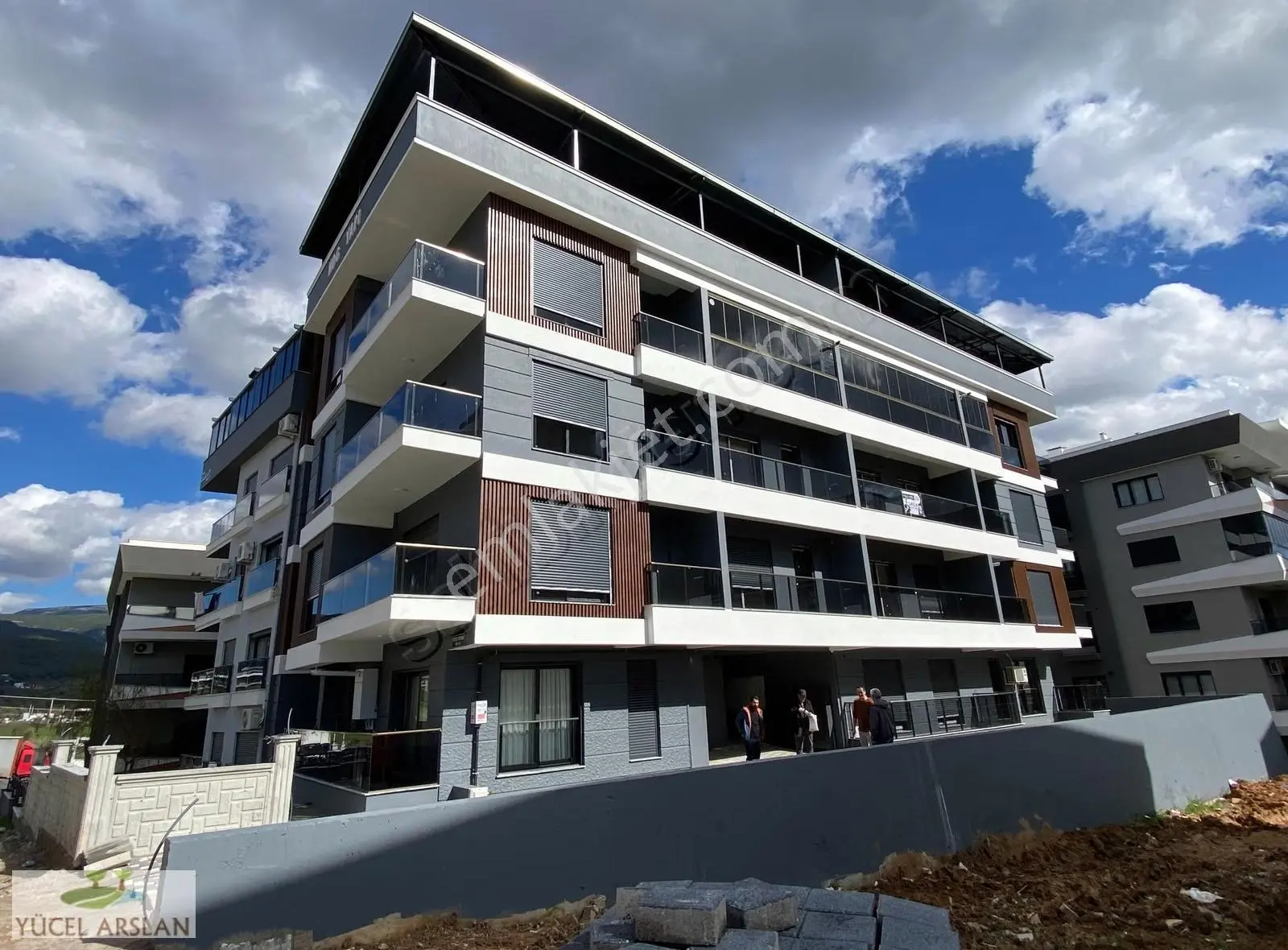 Kemalpaşa Ulucak Şahintepesi'nde 4+1 Sıfır Teraslı Satılık Daire