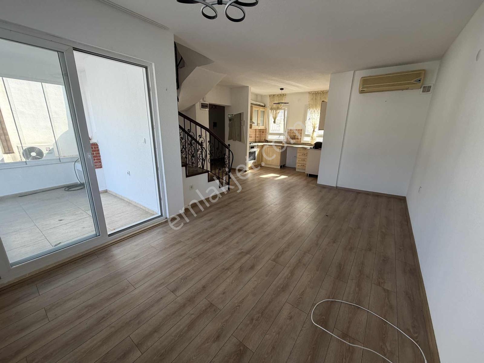 Torbada Renovasyonlu Dubleks Deniz Manzaralı Daire - Görsel 5