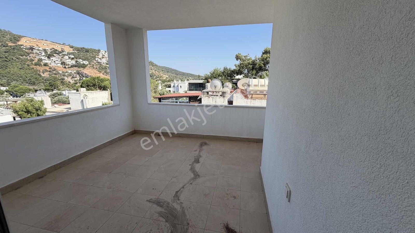 Torbada Renovasyonlu Dubleks Deniz Manzaralı Daire - Görsel 3