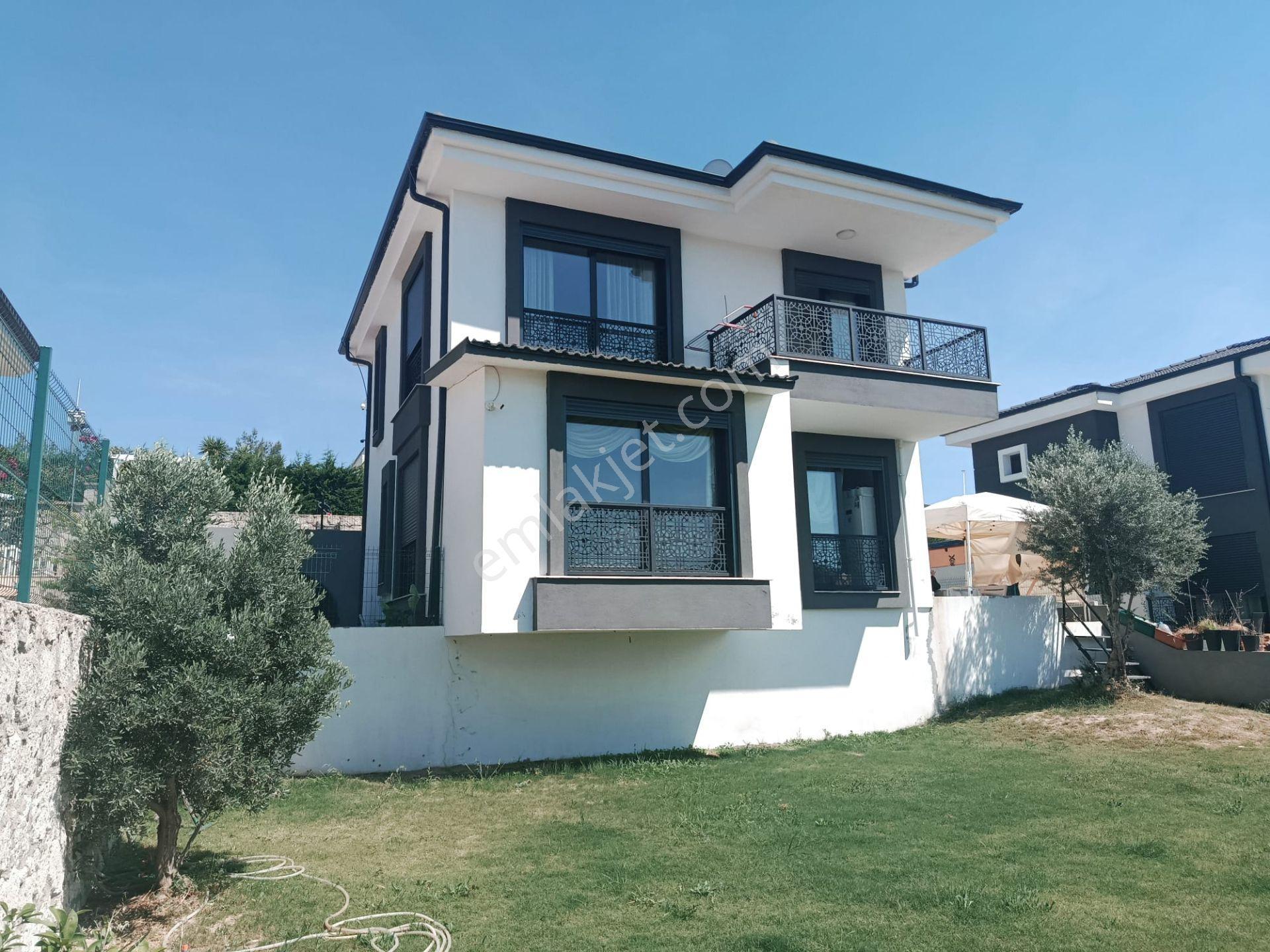 Urla İçmelerde Deniz Manzaralı Lux Yapılı Müstakil Villa - Görsel 34