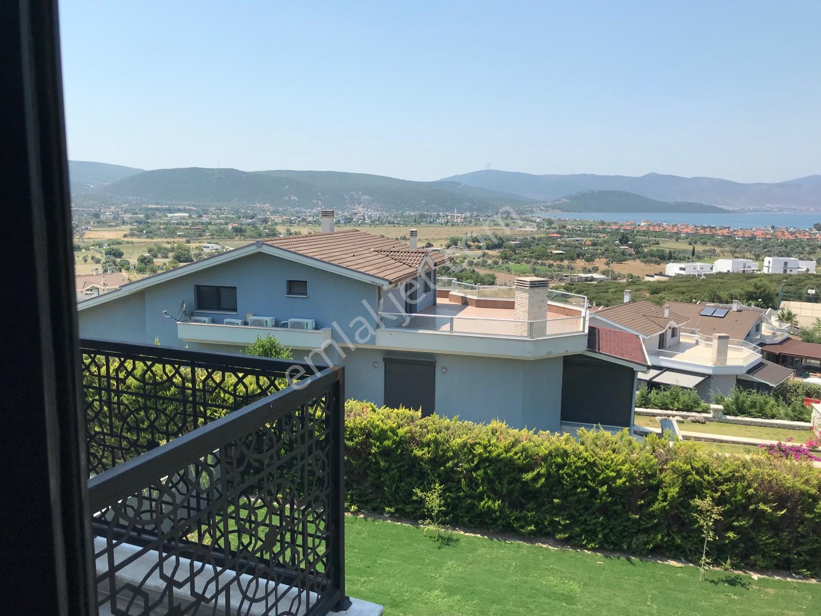 Urla İçmelerde Deniz Manzaralı Lux Yapılı Müstakil Villa - Görsel 19