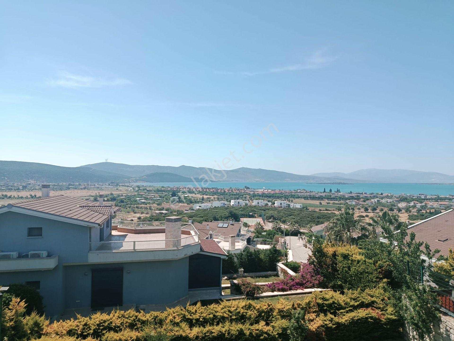 Urla İçmelerde Deniz Manzaralı Lux Yapılı Müstakil Villa - Görsel 33
