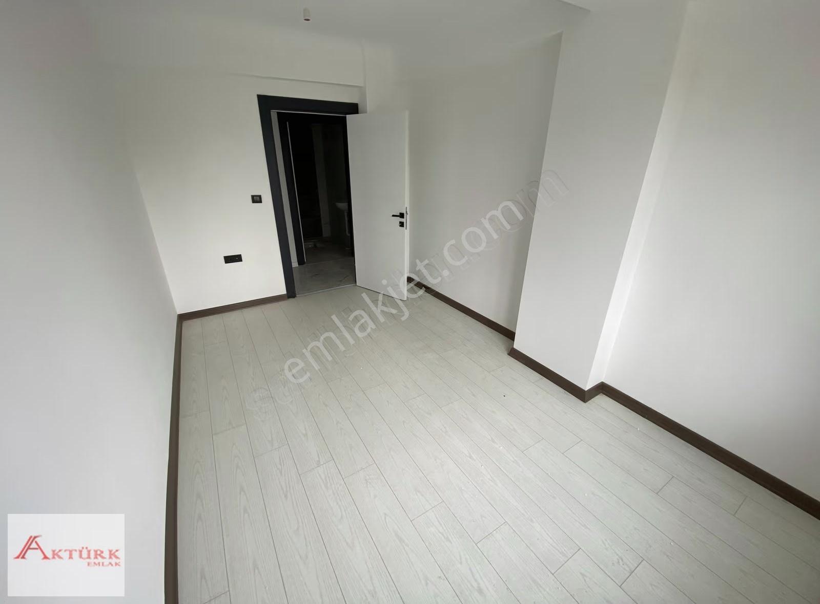 //aktürk Emlak\\|cadde Üstü | Çift Balkon Ön Cephe Ara Kat Daire - Görsel 4
