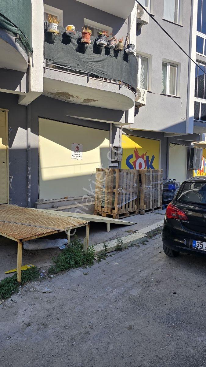 Çeşme'de Biri Kurumsal, İki Kiracılı Tek Tapu İki Dükkan - Görsel 6