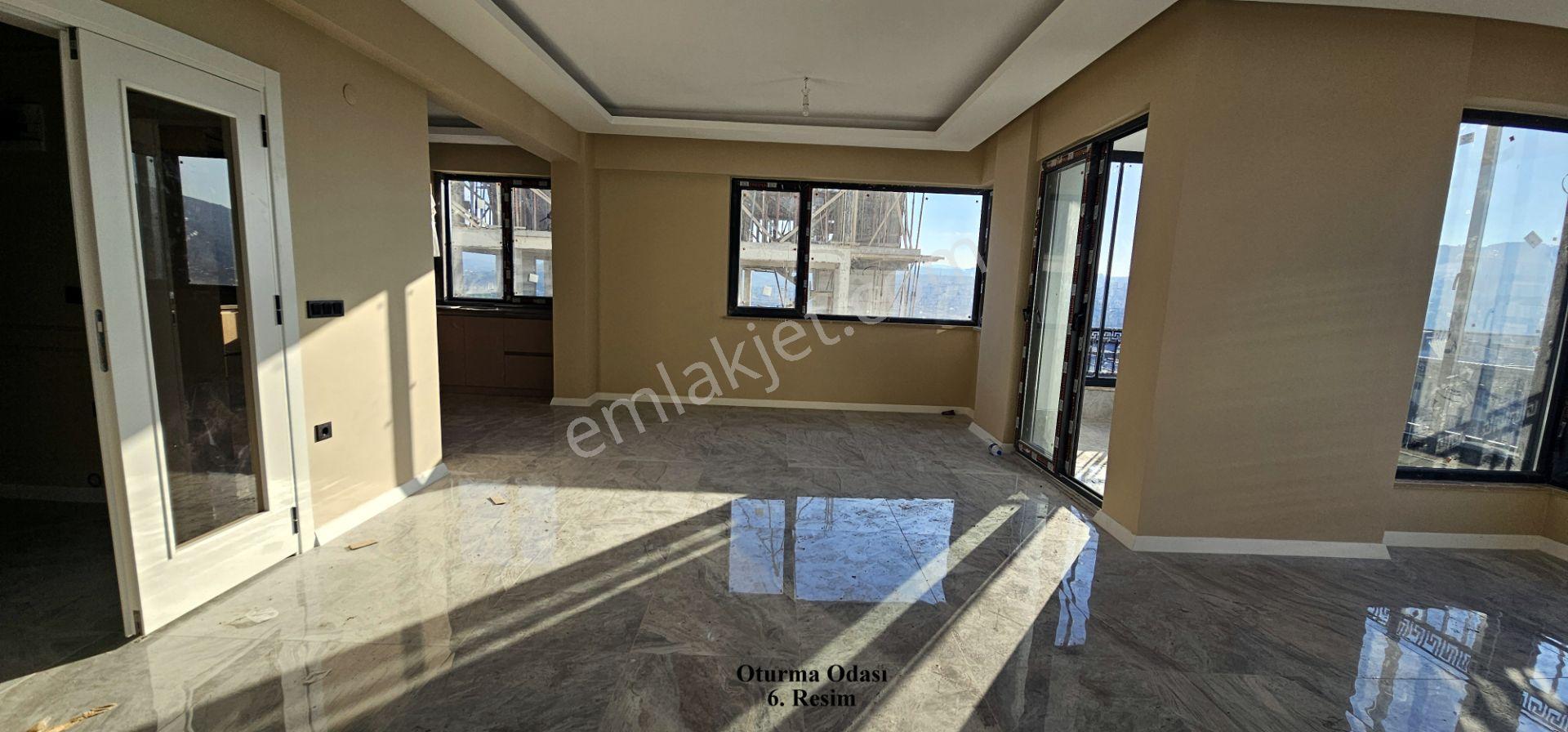 Karşıyakada Sıfır Süper Manzaralı Geniş Ferah 165 M2 Daire - Görsel 6