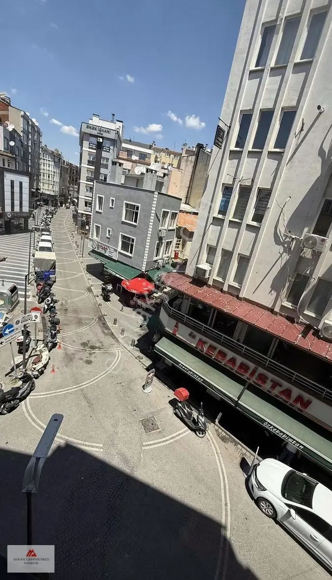 Anafartalar Caddesi Çarşı Merkezde 130 M2 3+1 Ara Kat Daire - Görsel 2
