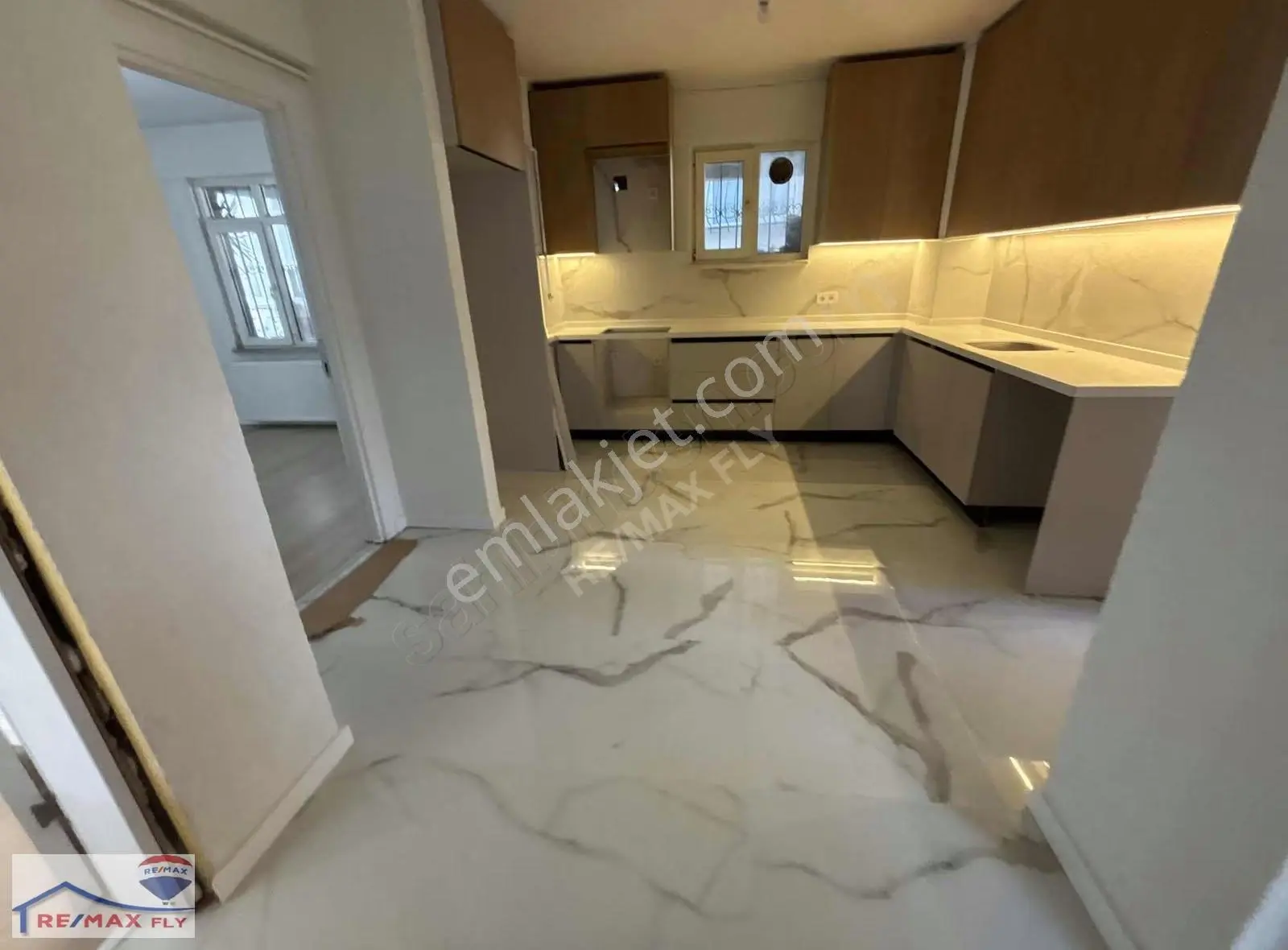 Tarabya Arabayolu Caddesinde Yenilenmiş 2+1 - Görsel 4