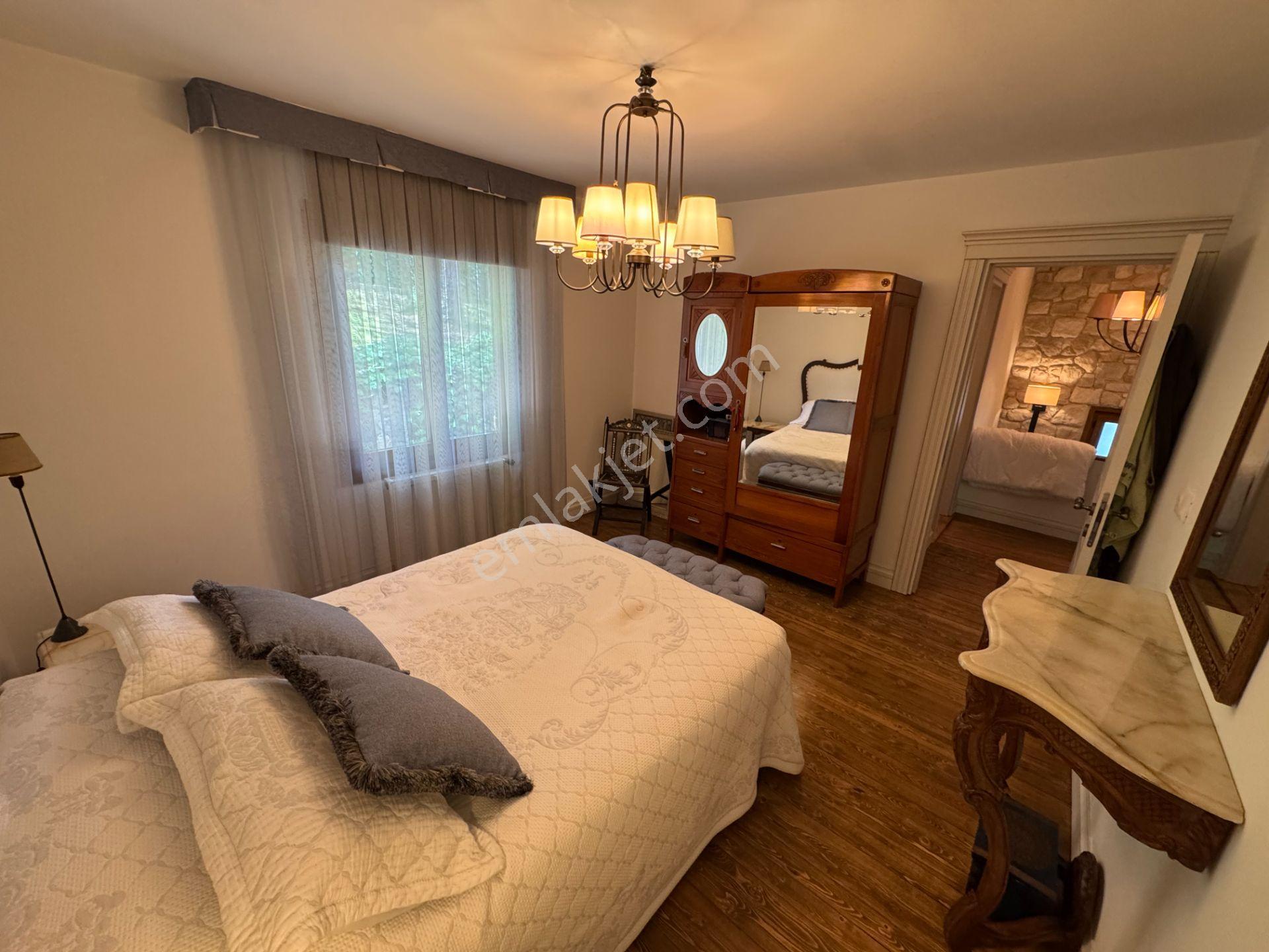 Sapanca İlmiye’de Özel Tasarım Bahçeli Satılık Villa - Görsel 30