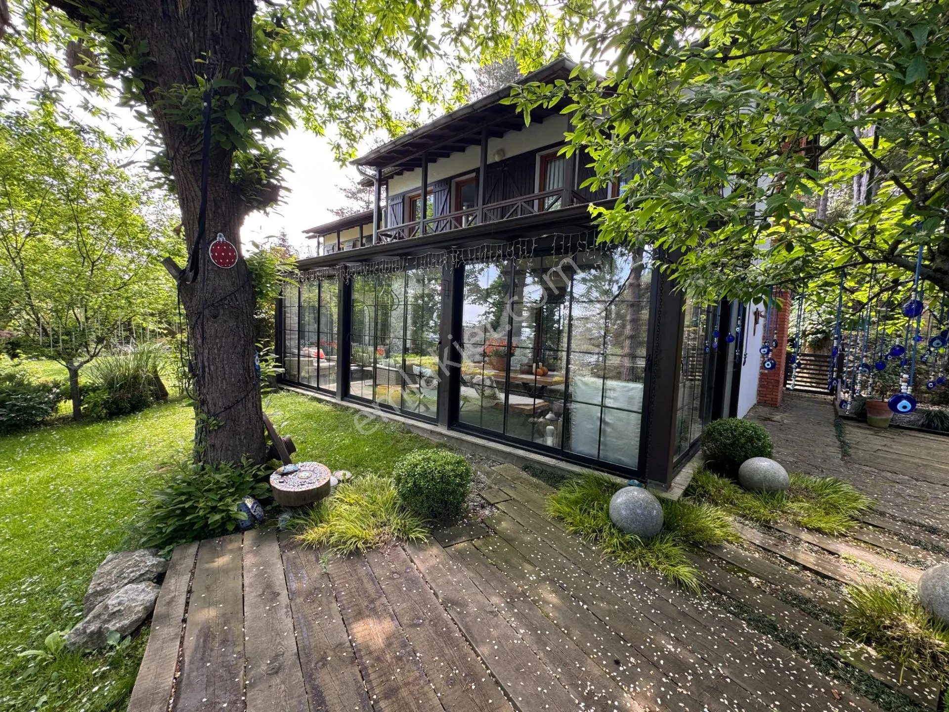 Sapanca İlmiye’de Özel Tasarım Bahçeli Satılık Villa - Görsel 3