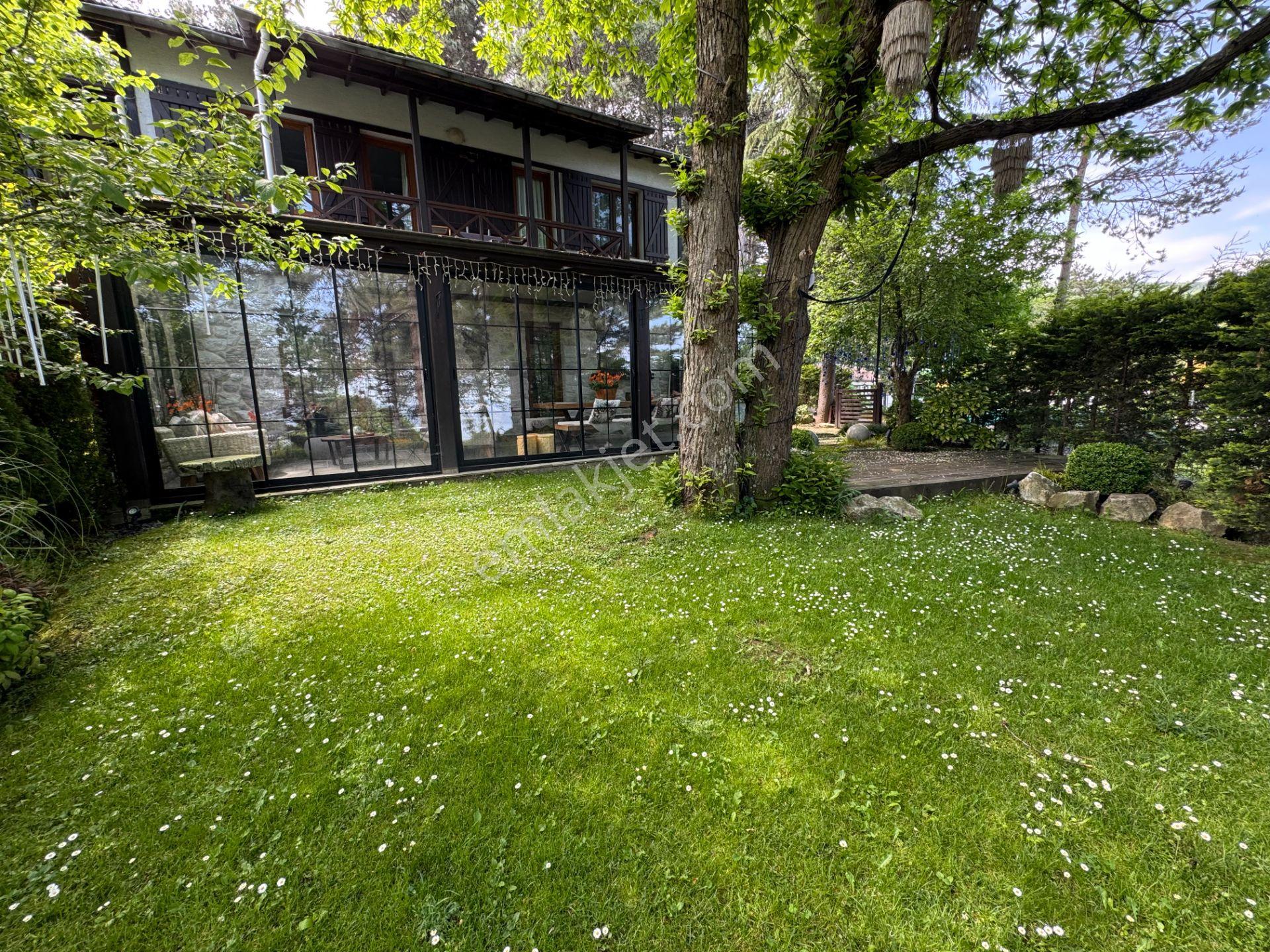 Sapanca İlmiye’de Özel Tasarım Bahçeli Satılık Villa - Görsel 2
